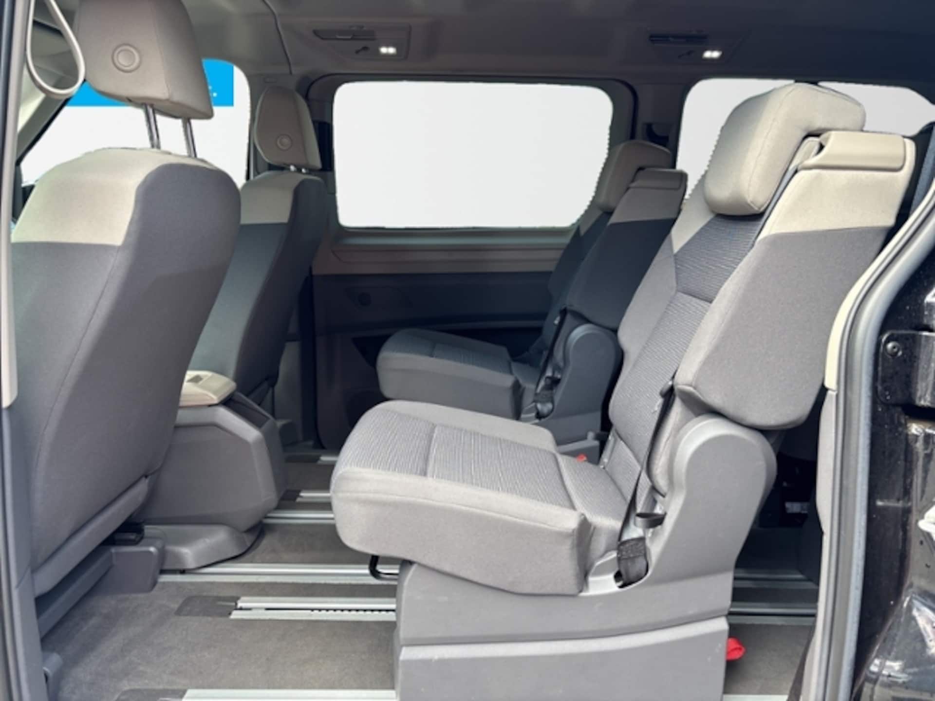 Volkswagen Multivan Langversion Basis-Modell