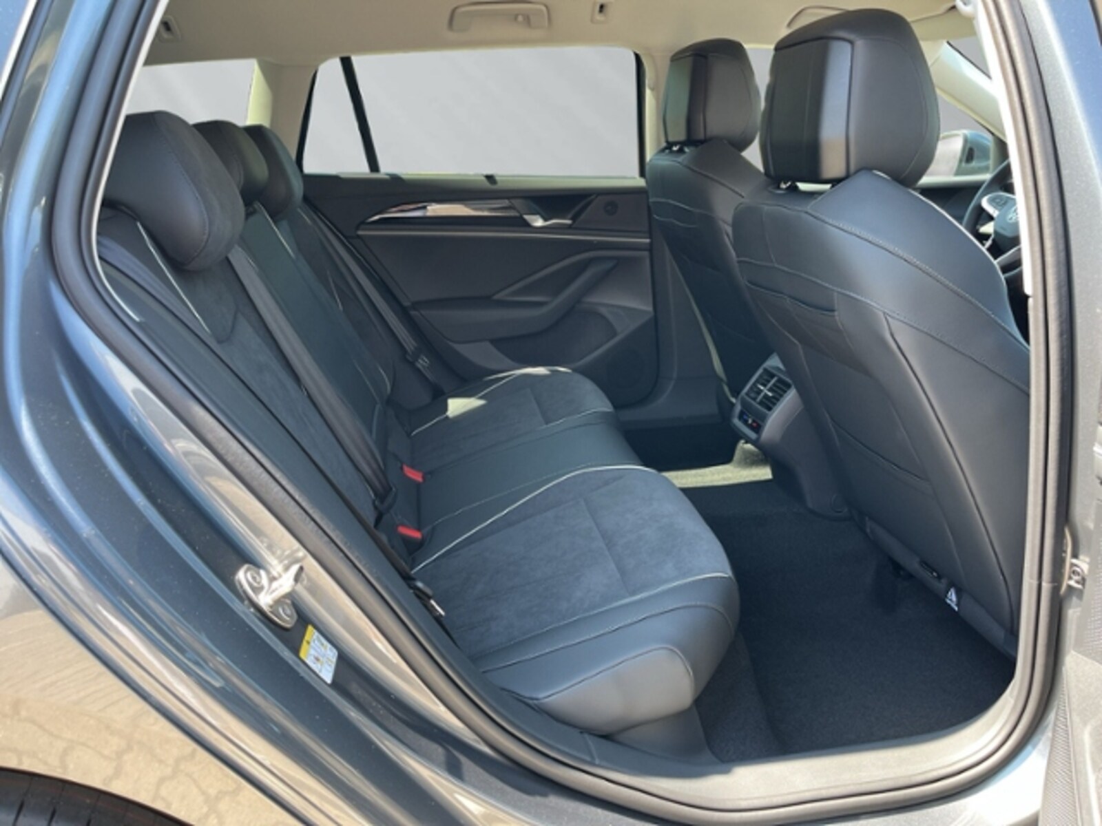 Volkswagen Passat – Bild 11