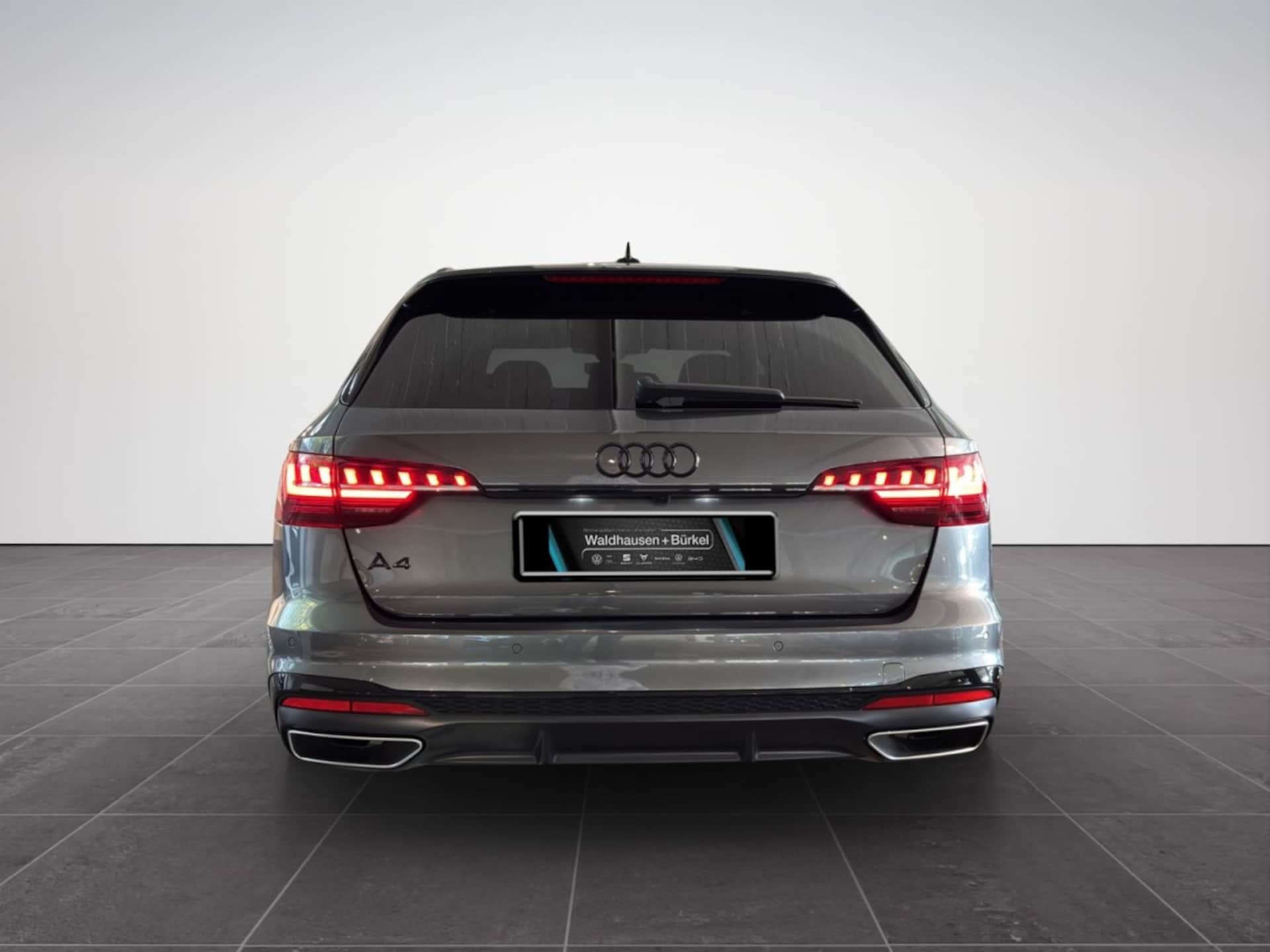 Audi A4 Avant S line