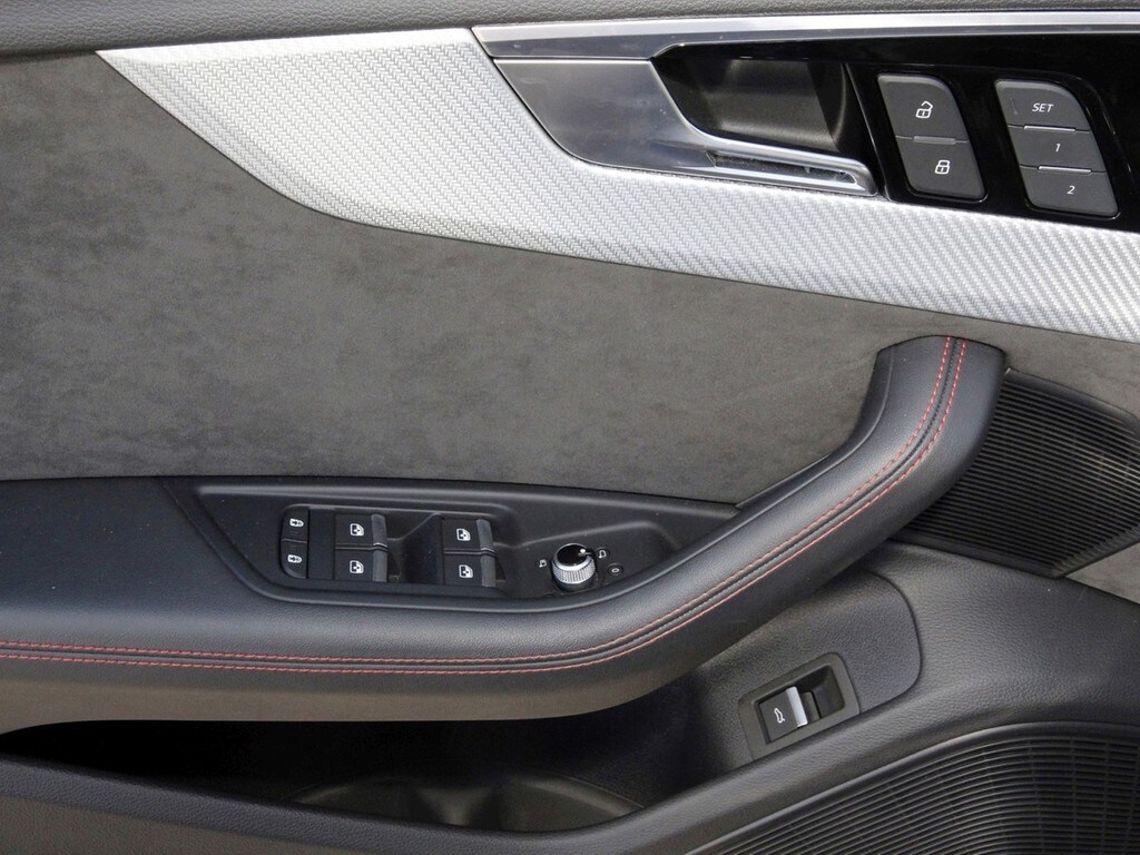 Image about Audi RS 4 Avant TFSI quattro tiptronic