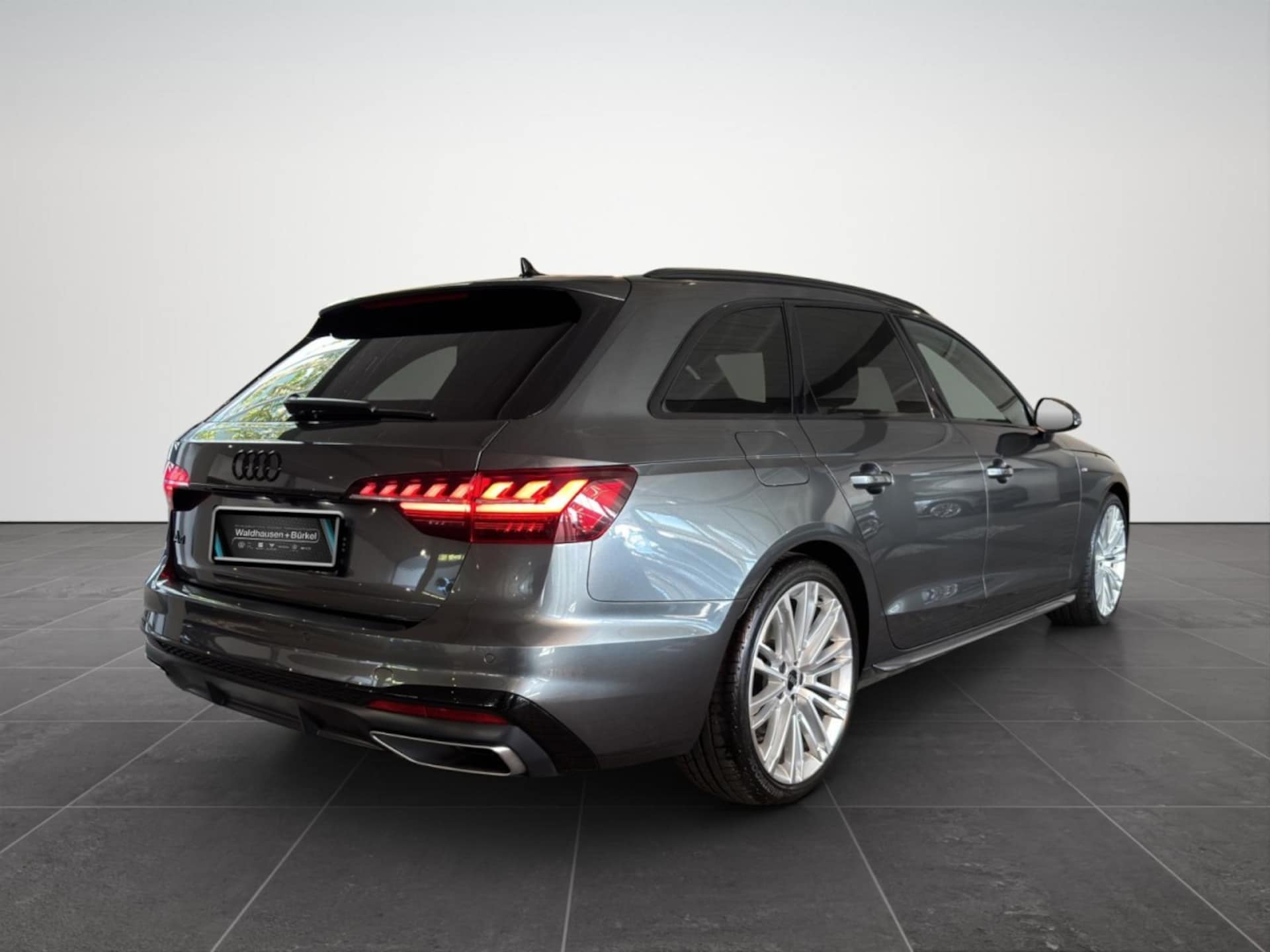 Audi A4 Avant S line