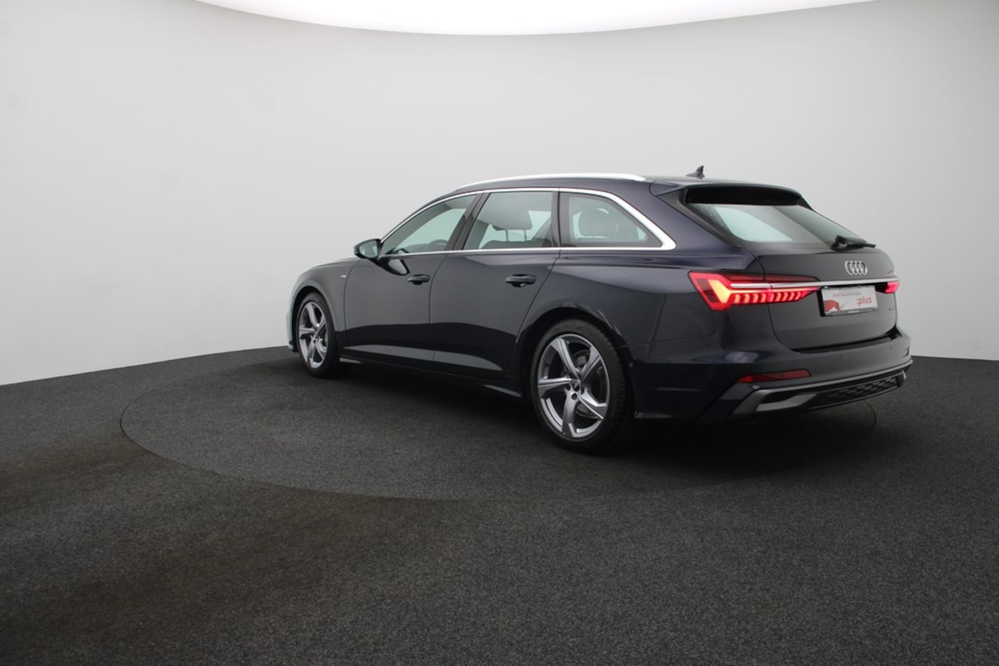 Bild über Audi A6 Avant S line 40 TDI quattro S tronic - für weitere Informationen kontaktieren Sie den Audi Partner