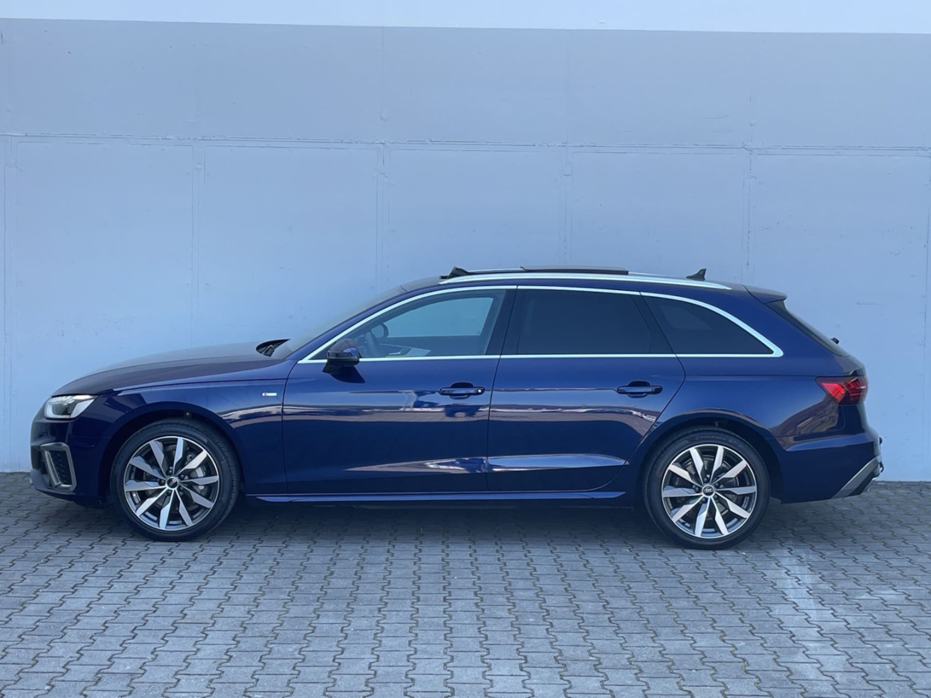 Audi A4 Avant S line