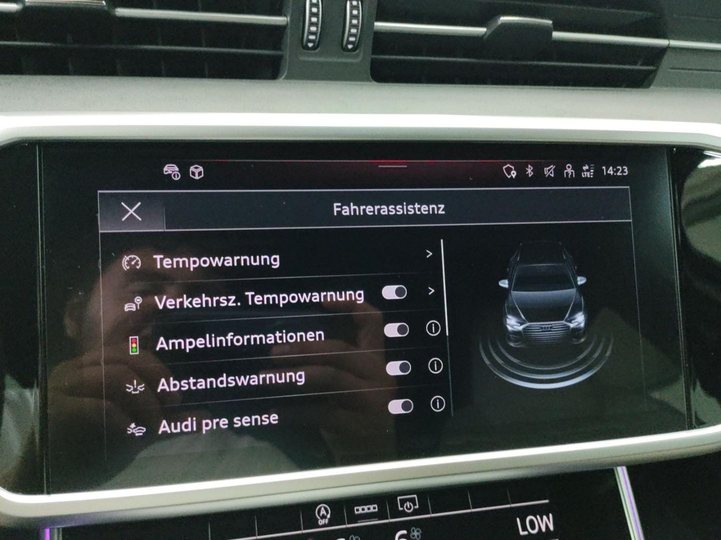 Bild über Audi S6 Avant TDI quattro tiptronic - für weitere Informationen kontaktieren Sie den Audi Partner