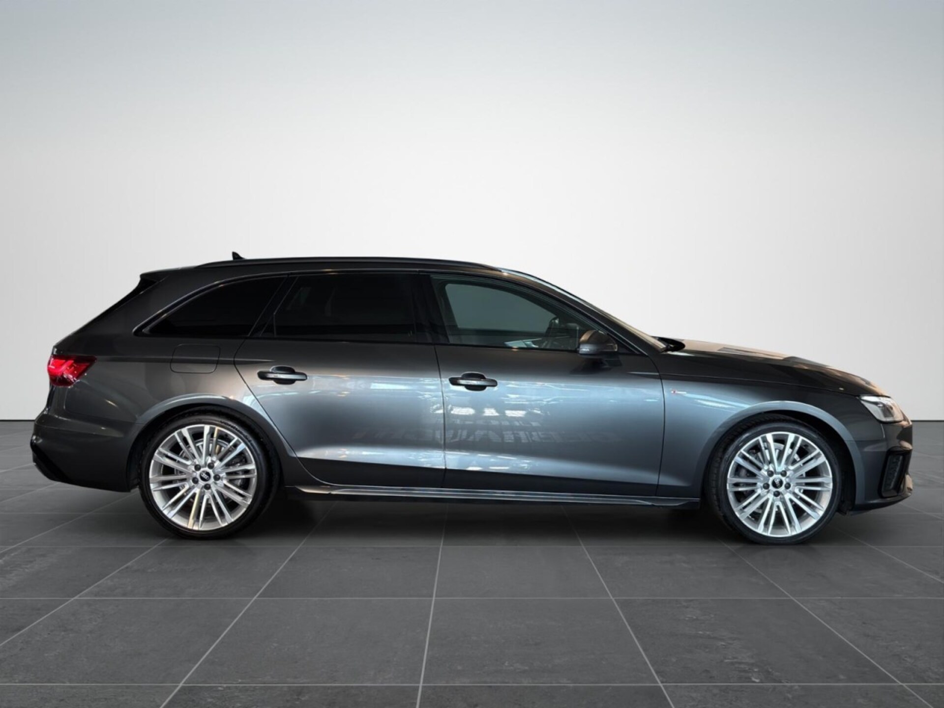 Audi A4 Avant S line