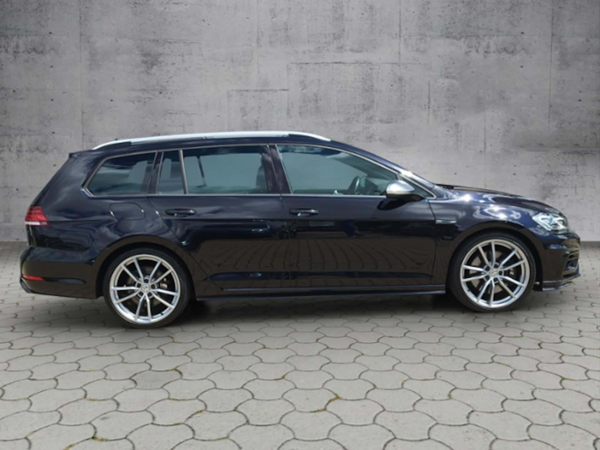 Volkswagen Golf Variant R