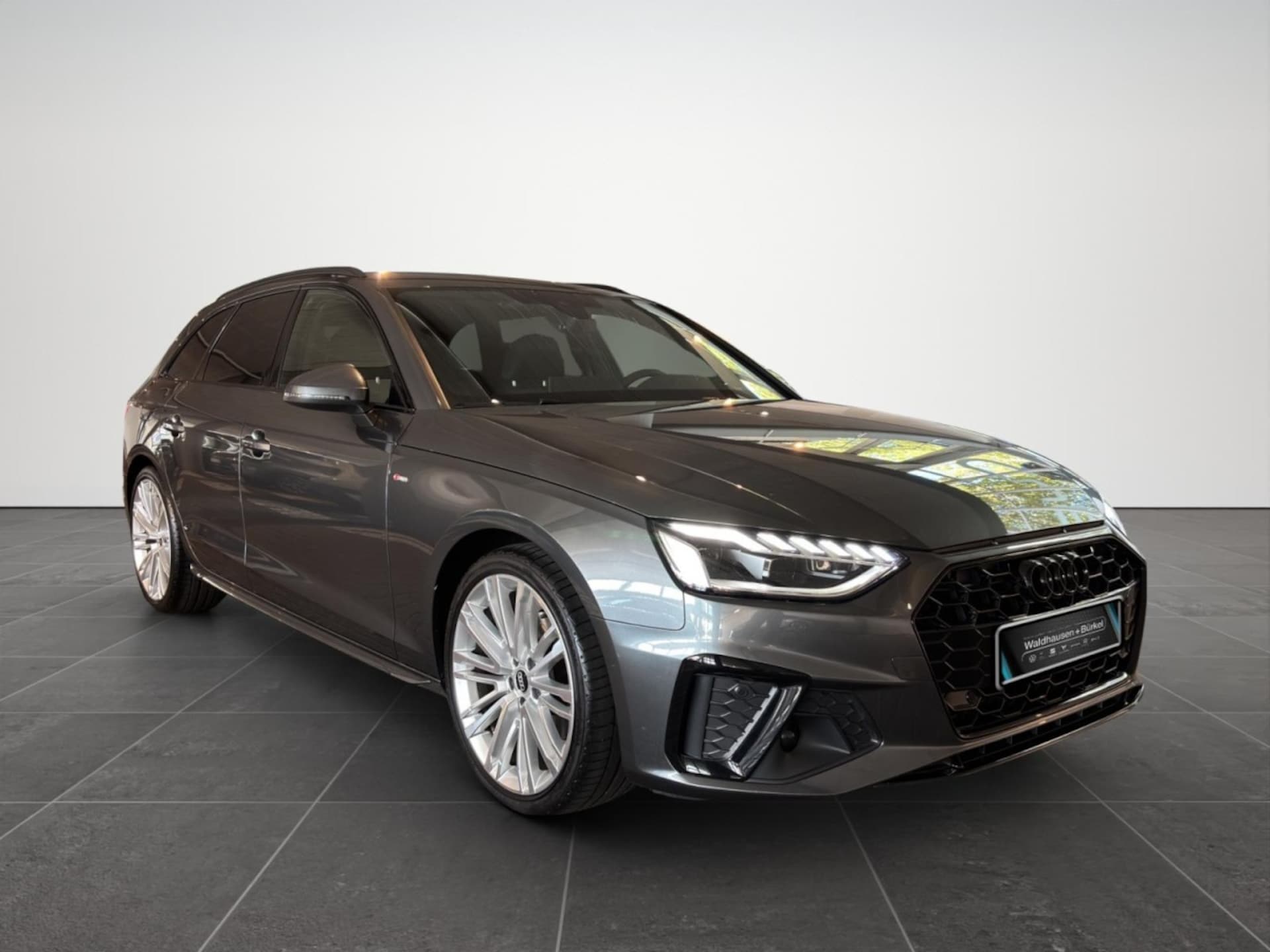 Audi A4 Avant S line