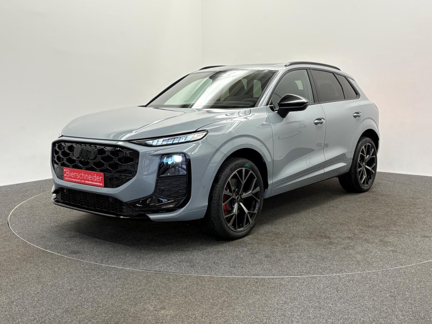 Bild über Audi Q3 SUV TFSI quattro 150 kW S tronic - für weitere Informationen kontaktieren Sie den Audi Partner