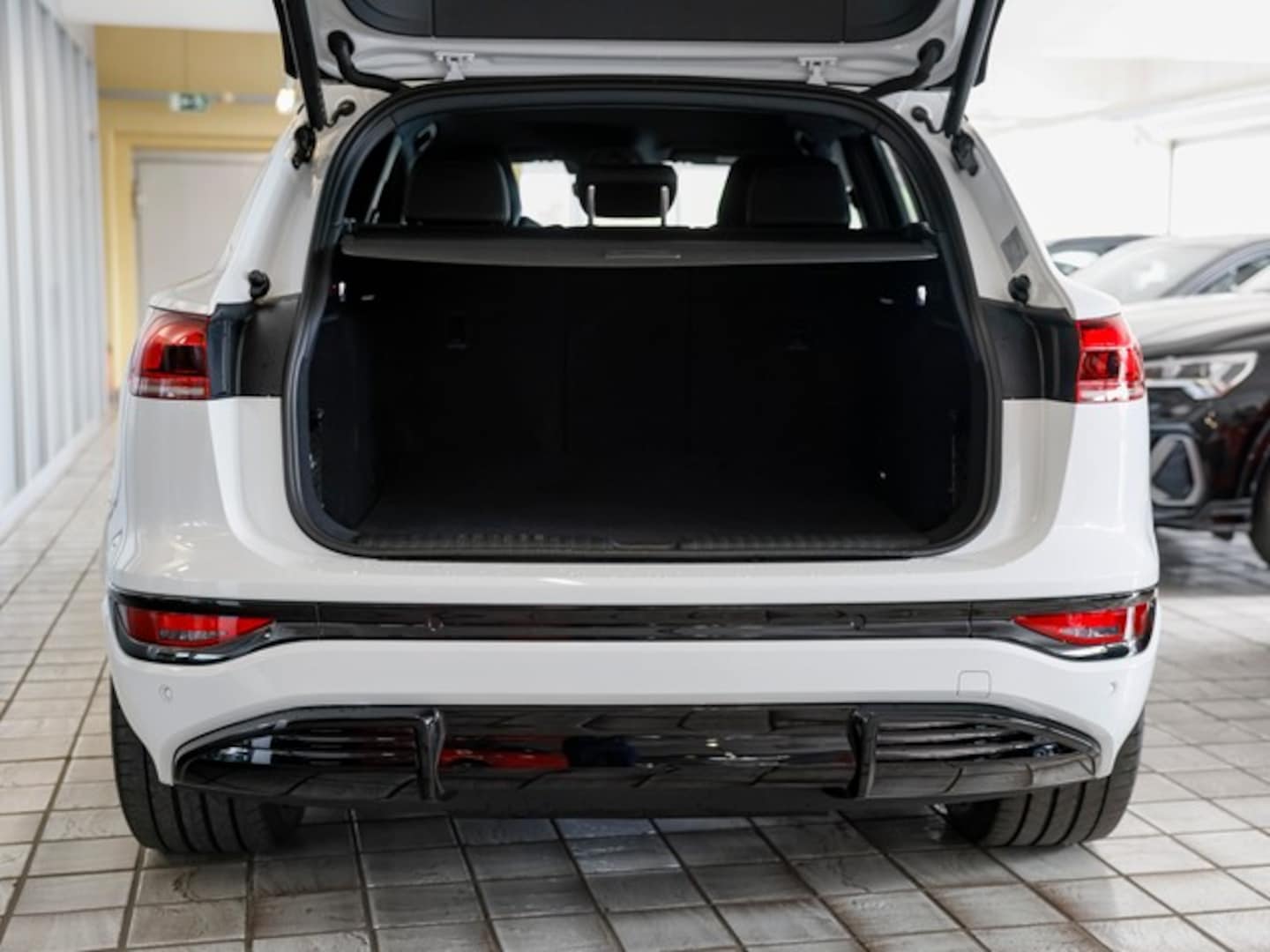 Bild über Audi Q6 SUV e-tron e-tron performance - für weitere Informationen kontaktieren Sie den Audi Partner