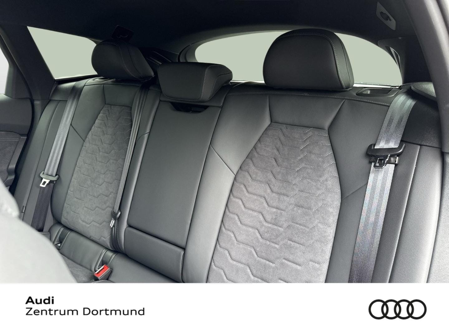 Bild über Audi A6 Avant e-tron e-tron - für weitere Informationen kontaktieren Sie den Audi Partner