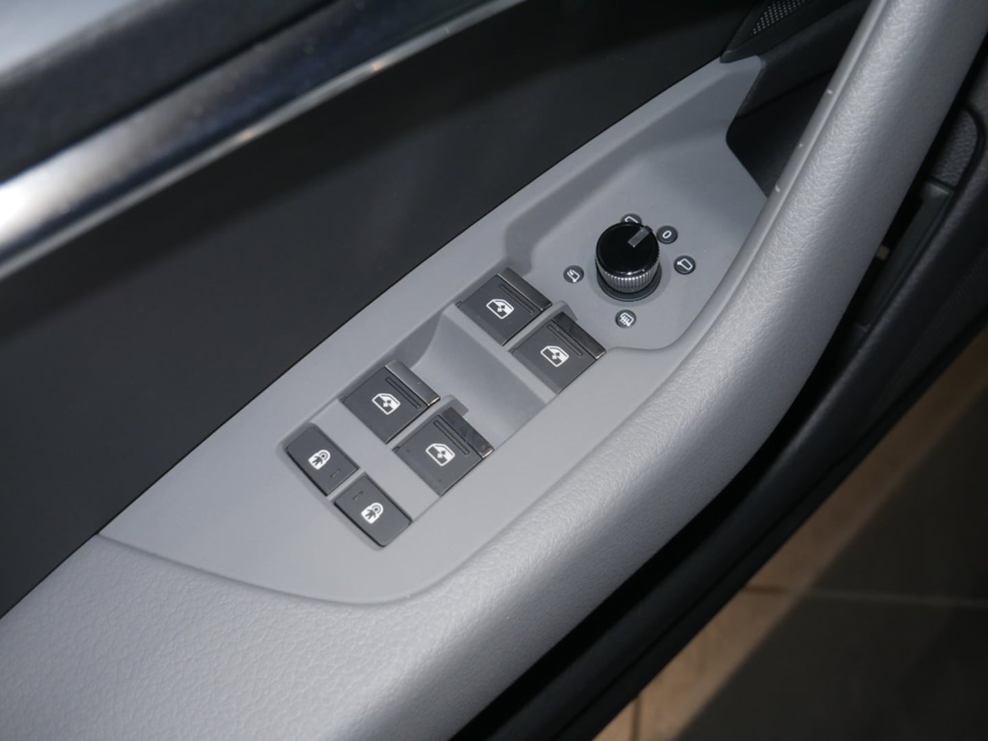 Bild über Audi S6 Avant TDI quattro tiptronic - für weitere Informationen kontaktieren Sie den Audi Partner