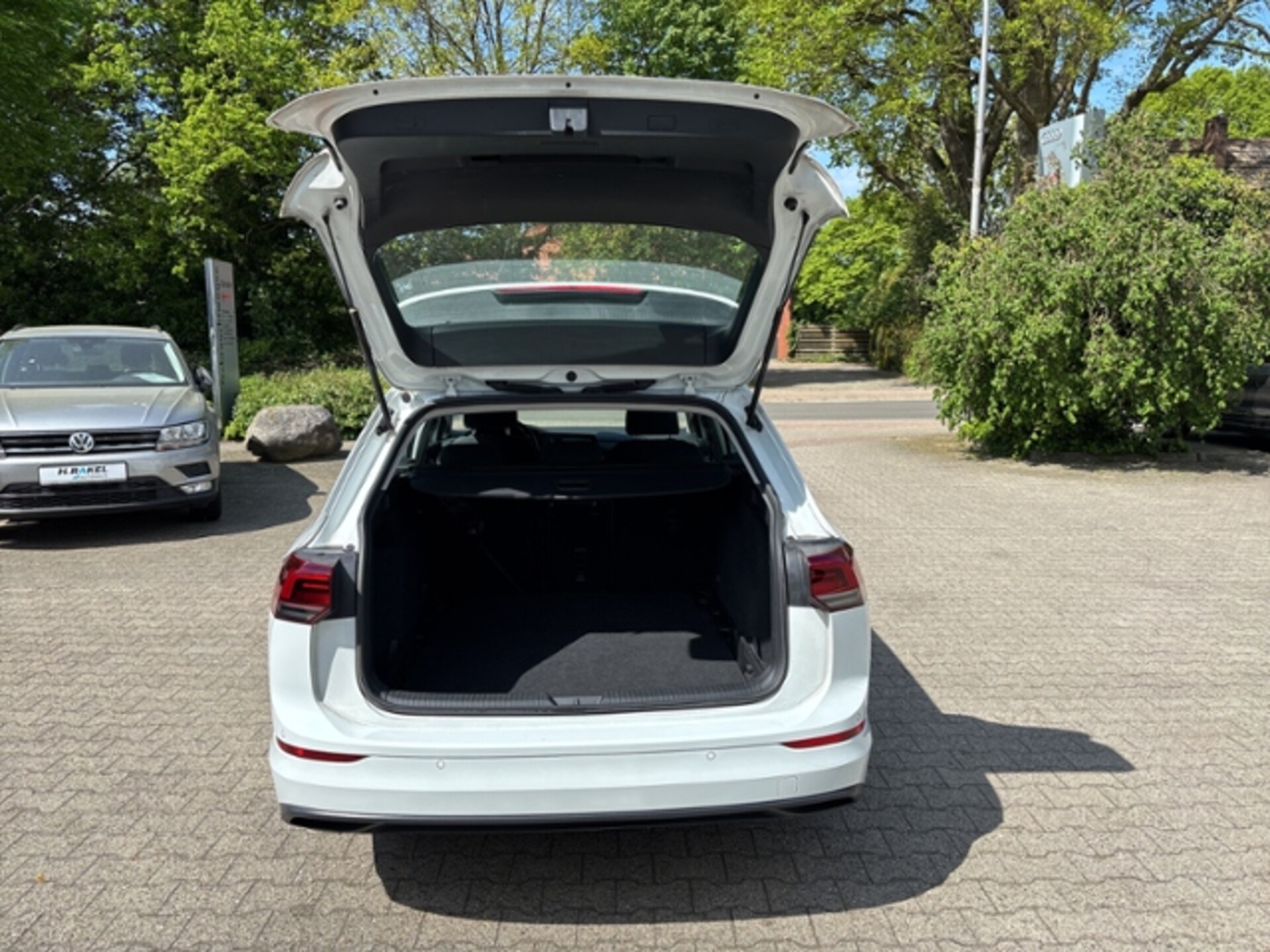 Volkswagen Golf Variant Life