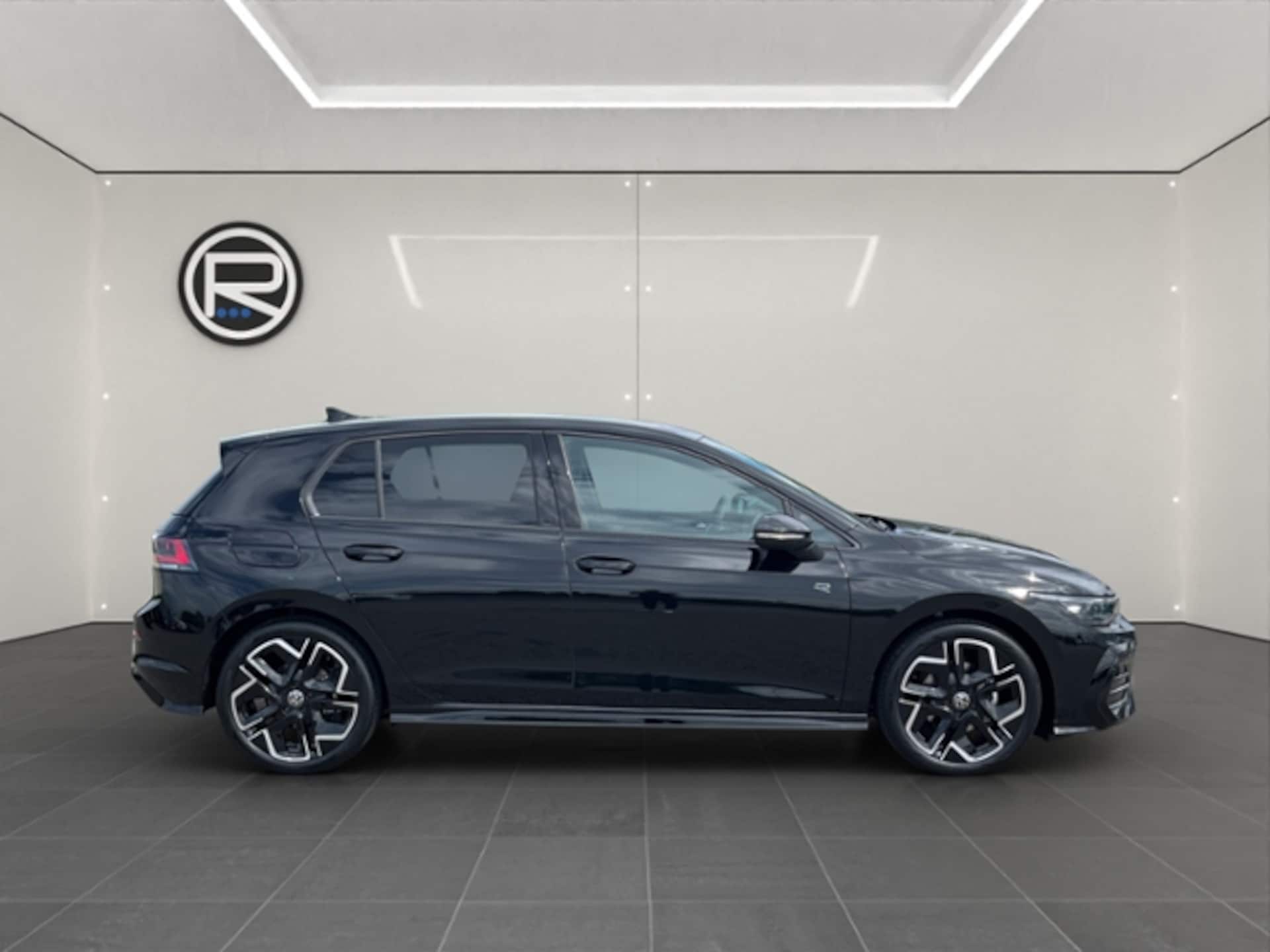 Volkswagen Golf R-Line
