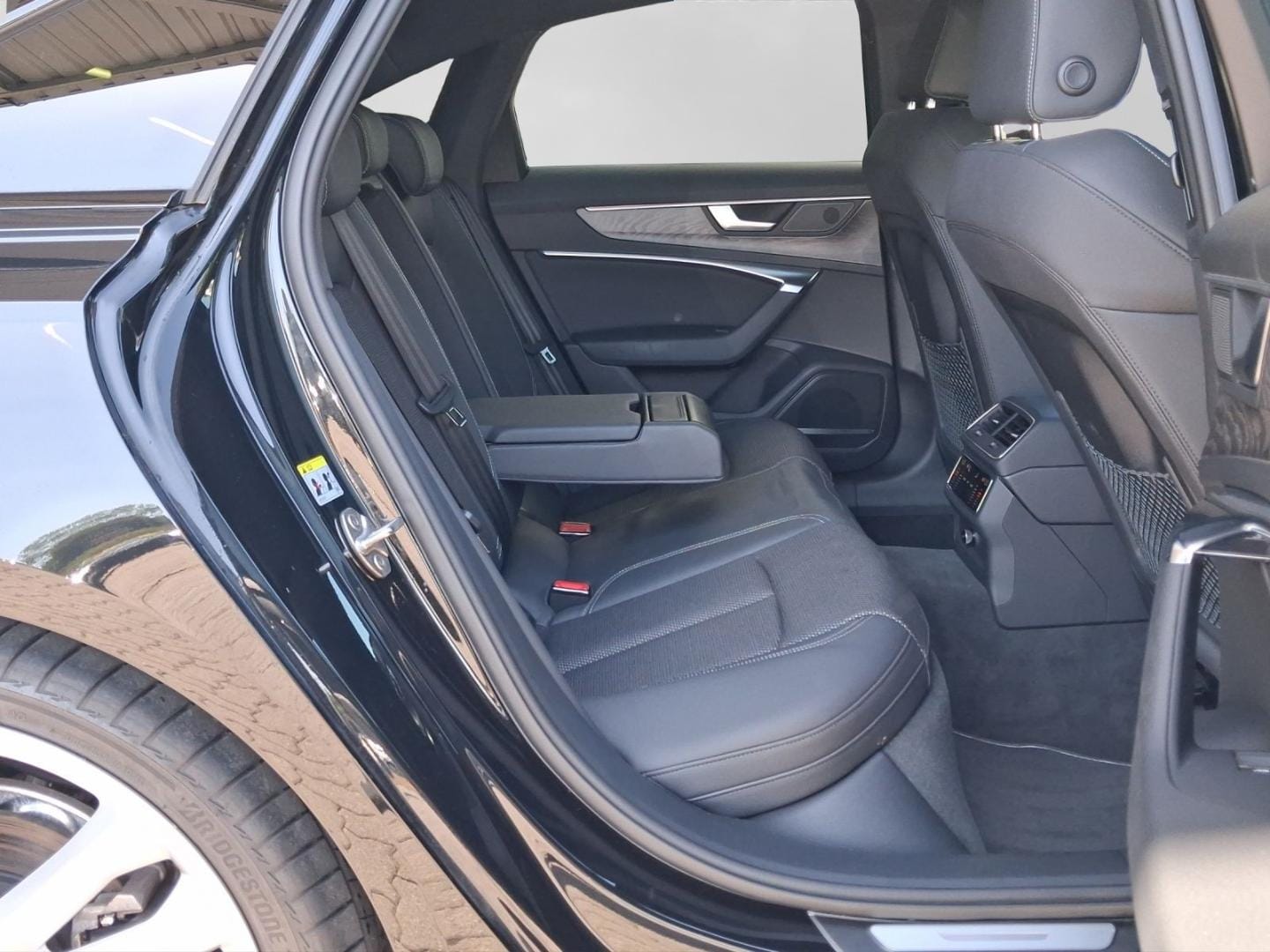 Bild über Audi A6 Limousine S line 40 TDI quattro S tronic - für weitere Informationen kontaktieren Sie den Audi Partner