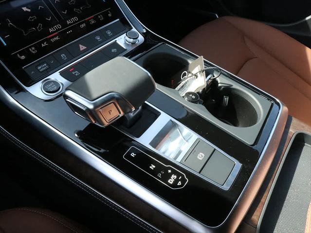 2025 AUDI Q8 - Image 25