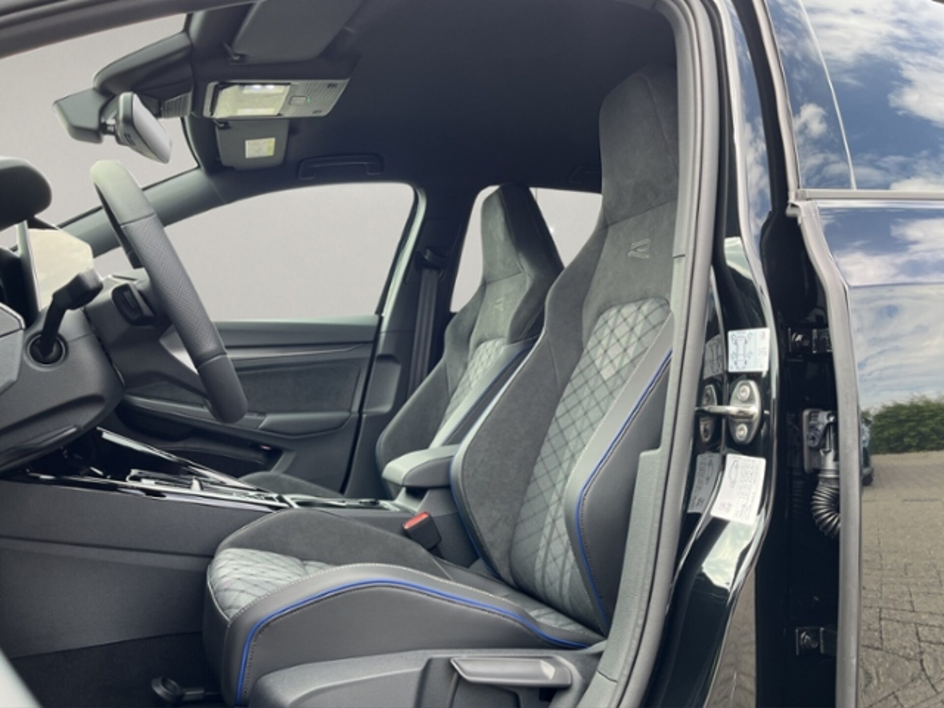 Volkswagen Golf R-Line