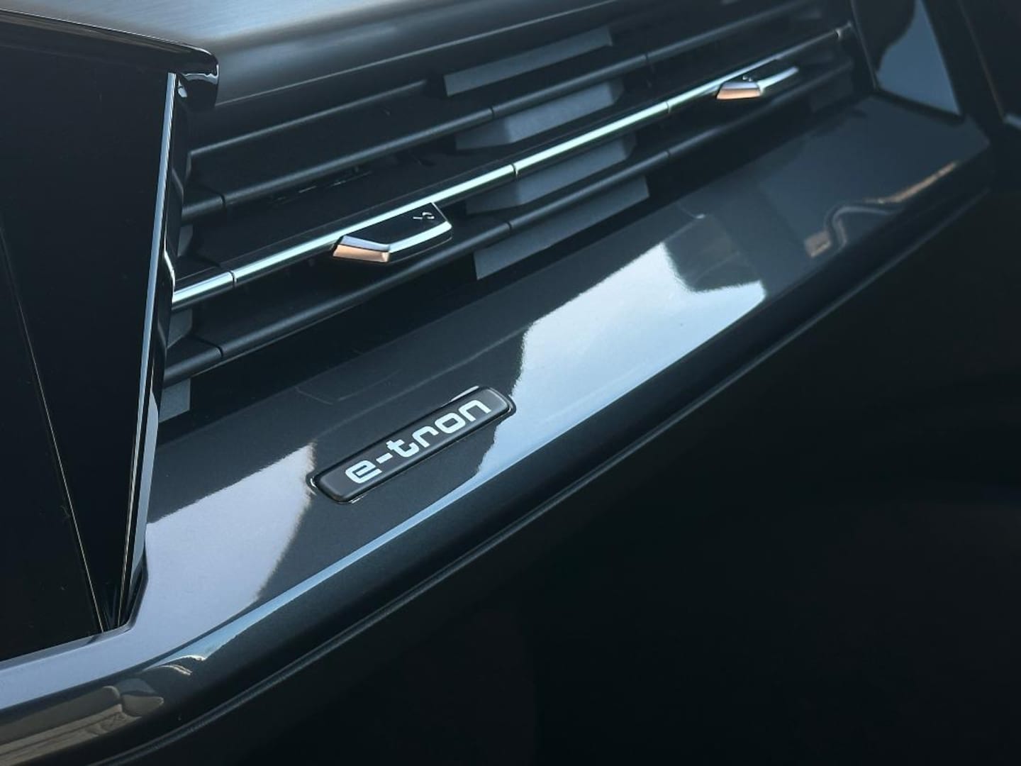 Bild über Audi Q4 e-tron 50 e-tron quattro - für weitere Informationen kontaktieren Sie den Audi Partner