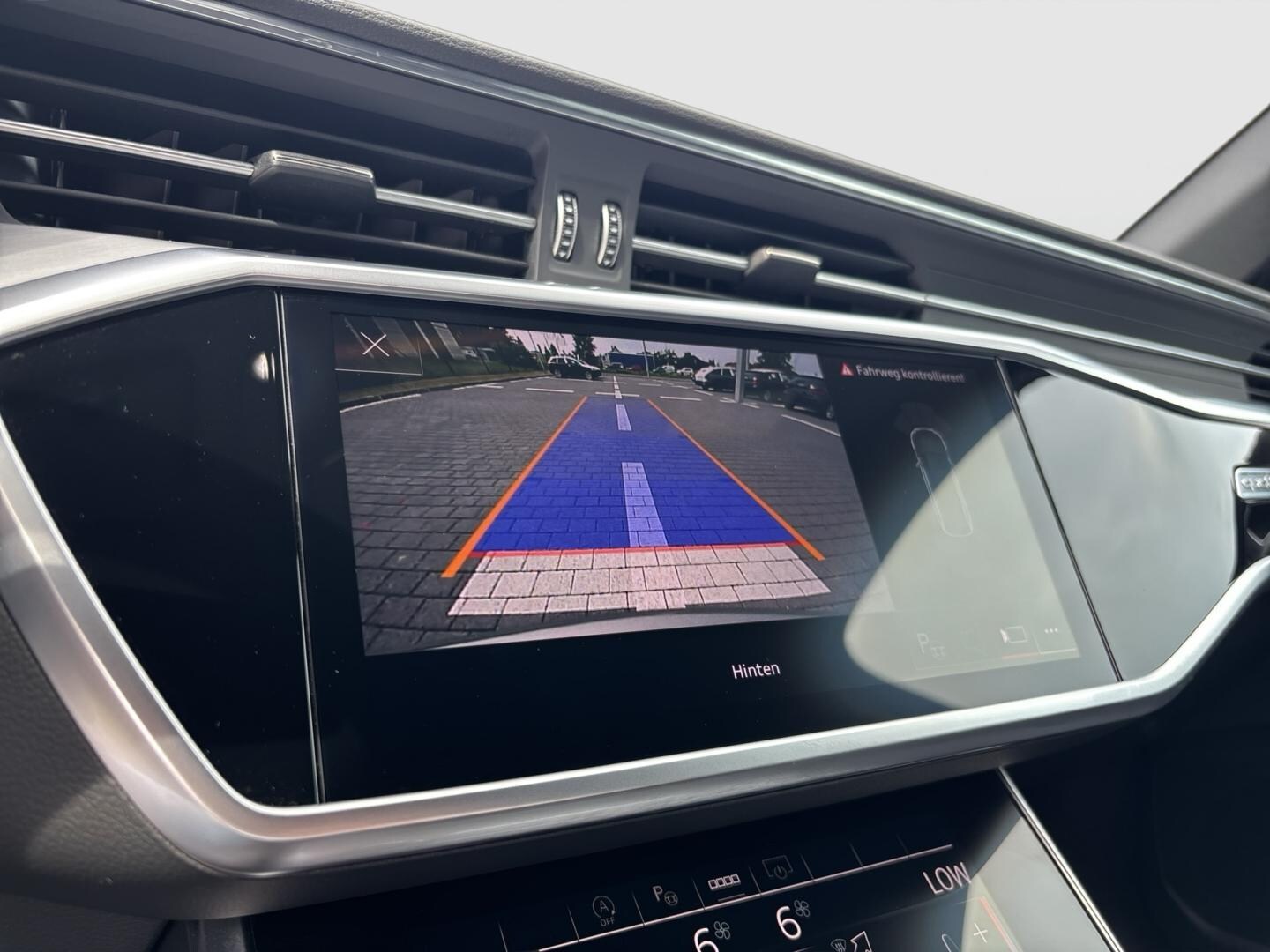 Bild über Audi A6 Avant sport 40 TDI quattro S tronic - für weitere Informationen kontaktieren Sie den Audi Partner