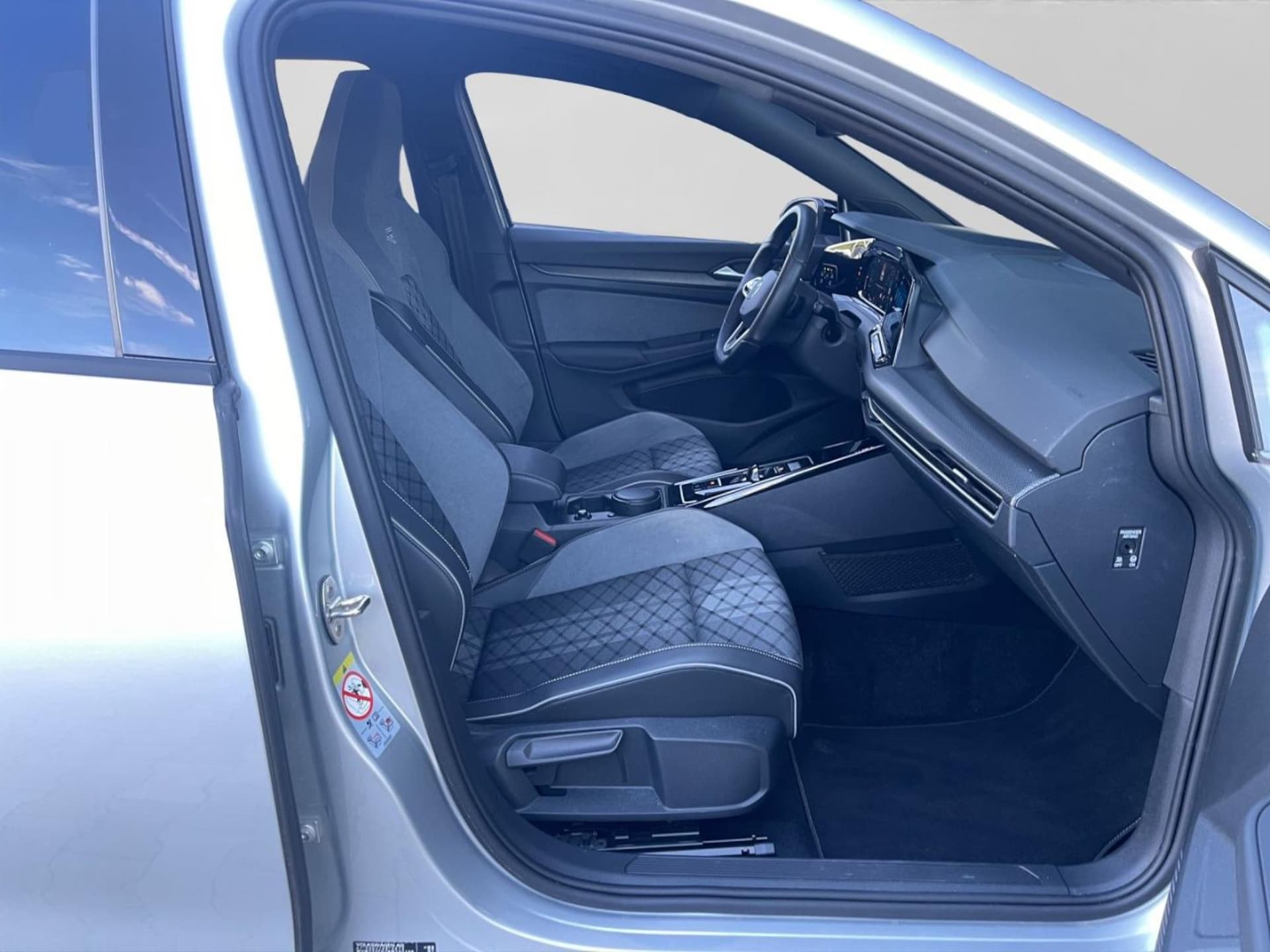 Volkswagen Golf R-Line