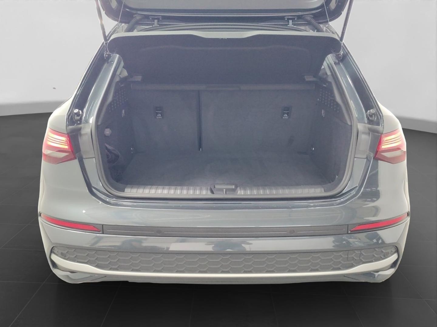 Bild über Audi A3 Sportback 35 TDI S tronic - für weitere Informationen kontaktieren Sie den Audi Partner