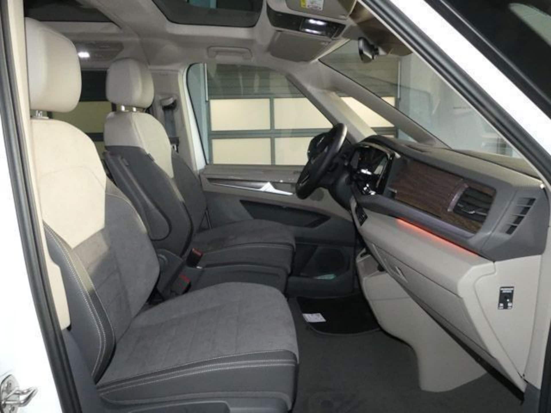 Volkswagen Multivan Style