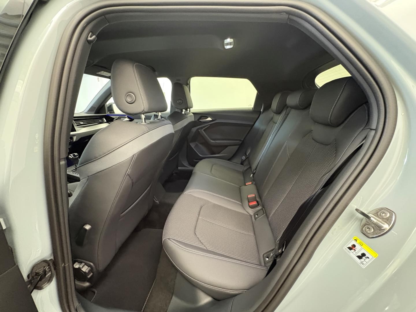 Bild über Audi A1 Sportback S line 40 TFSI S tronic - für weitere Informationen kontaktieren Sie den Audi Partner