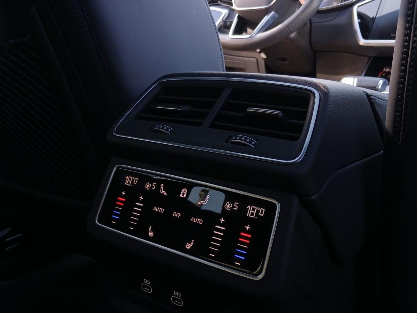 Bild über Audi A6 Avant TFSI e S line 55 TFSI e quattro S tronic - für weitere Informationen kontaktieren Sie den Audi Partner