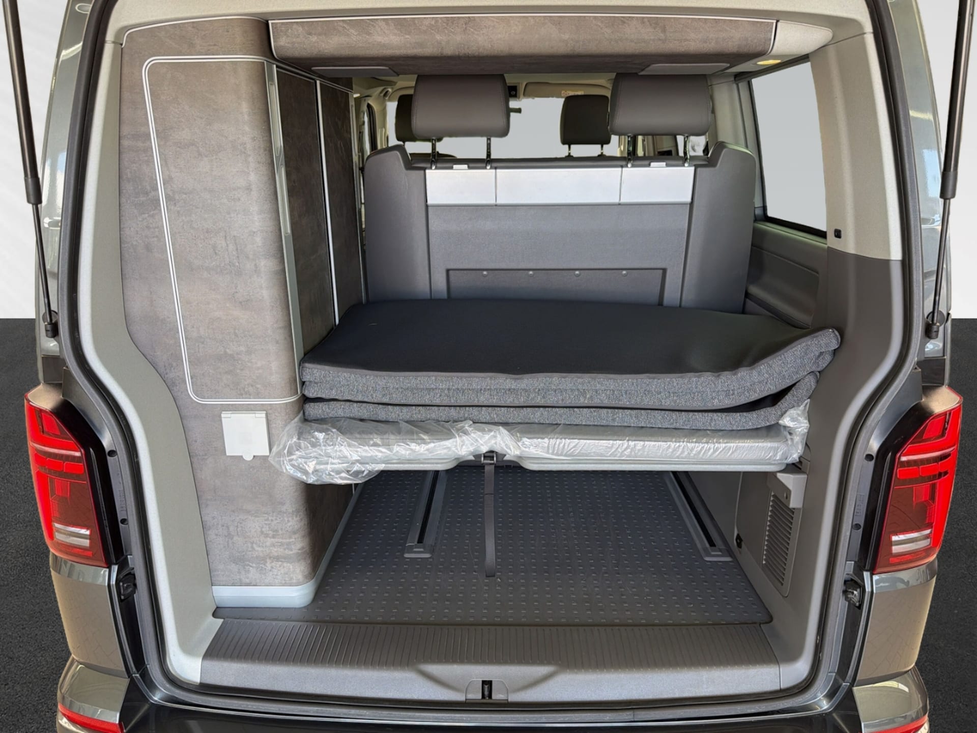 Volkswagen T6.1 California Ocean