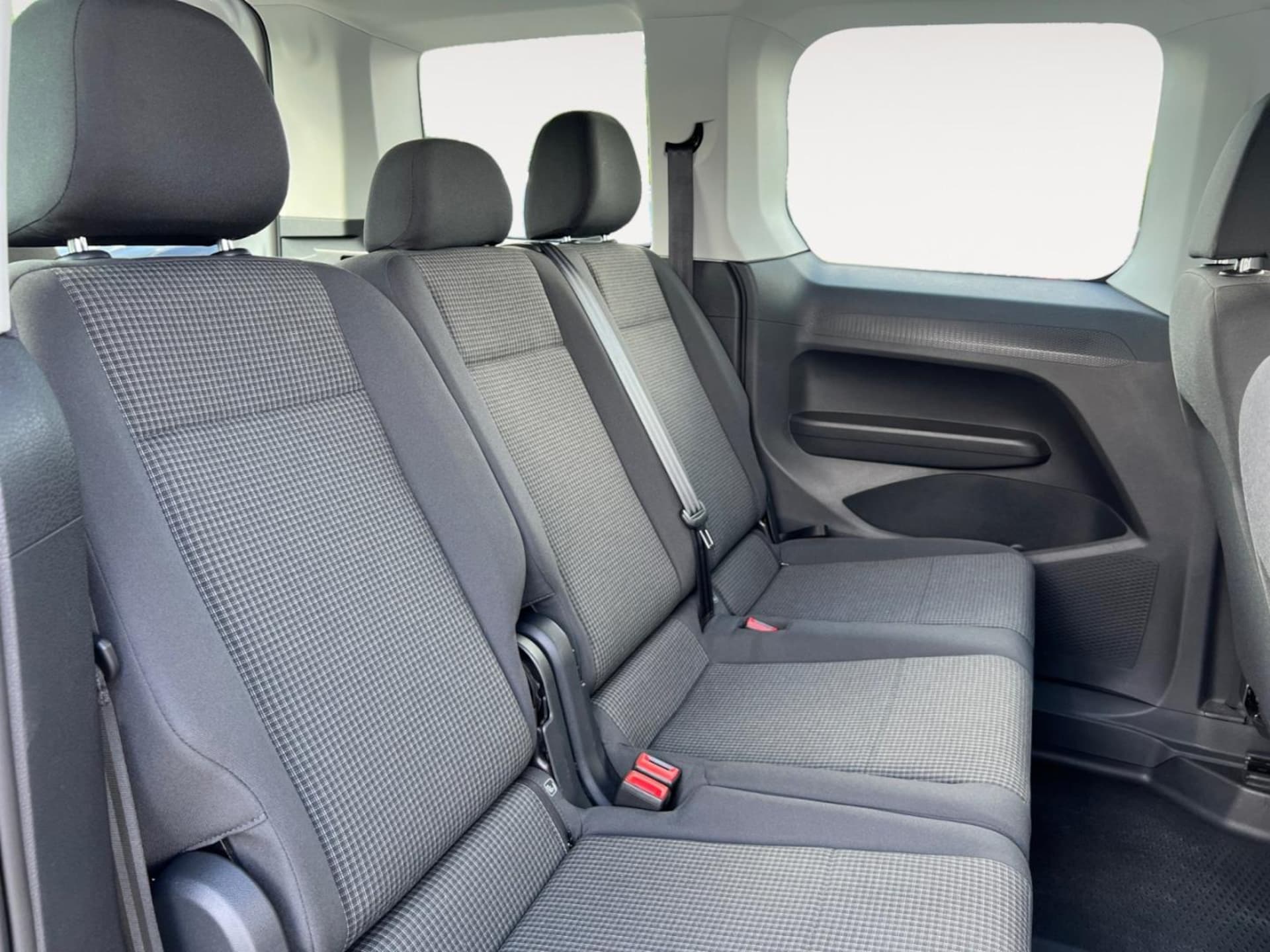 Volkswagen Caddy Kombi Basis-Modell