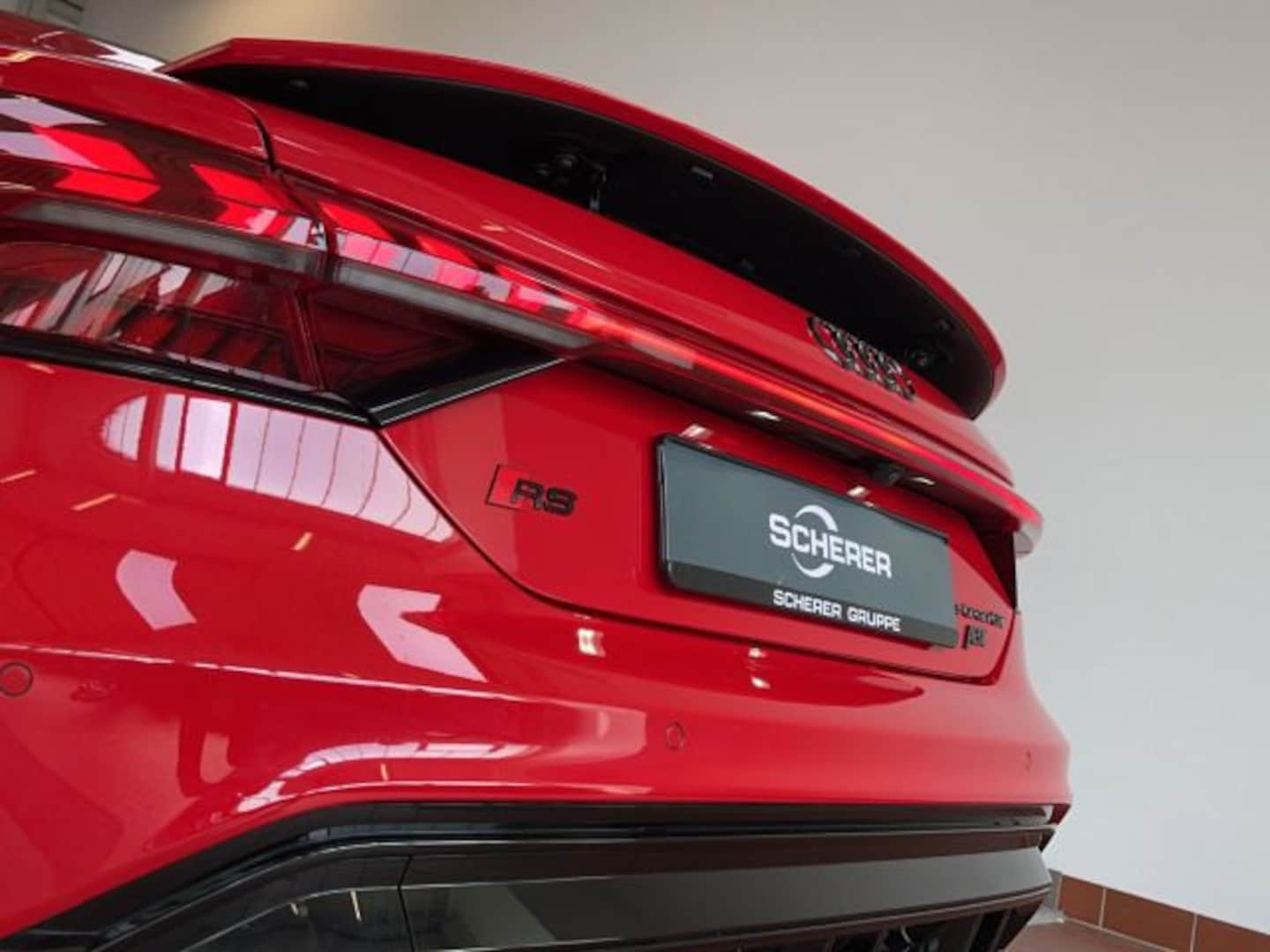Bild über Audi RS e-tron GT e-tron quattro - für weitere Informationen kontaktieren Sie den Audi Partner