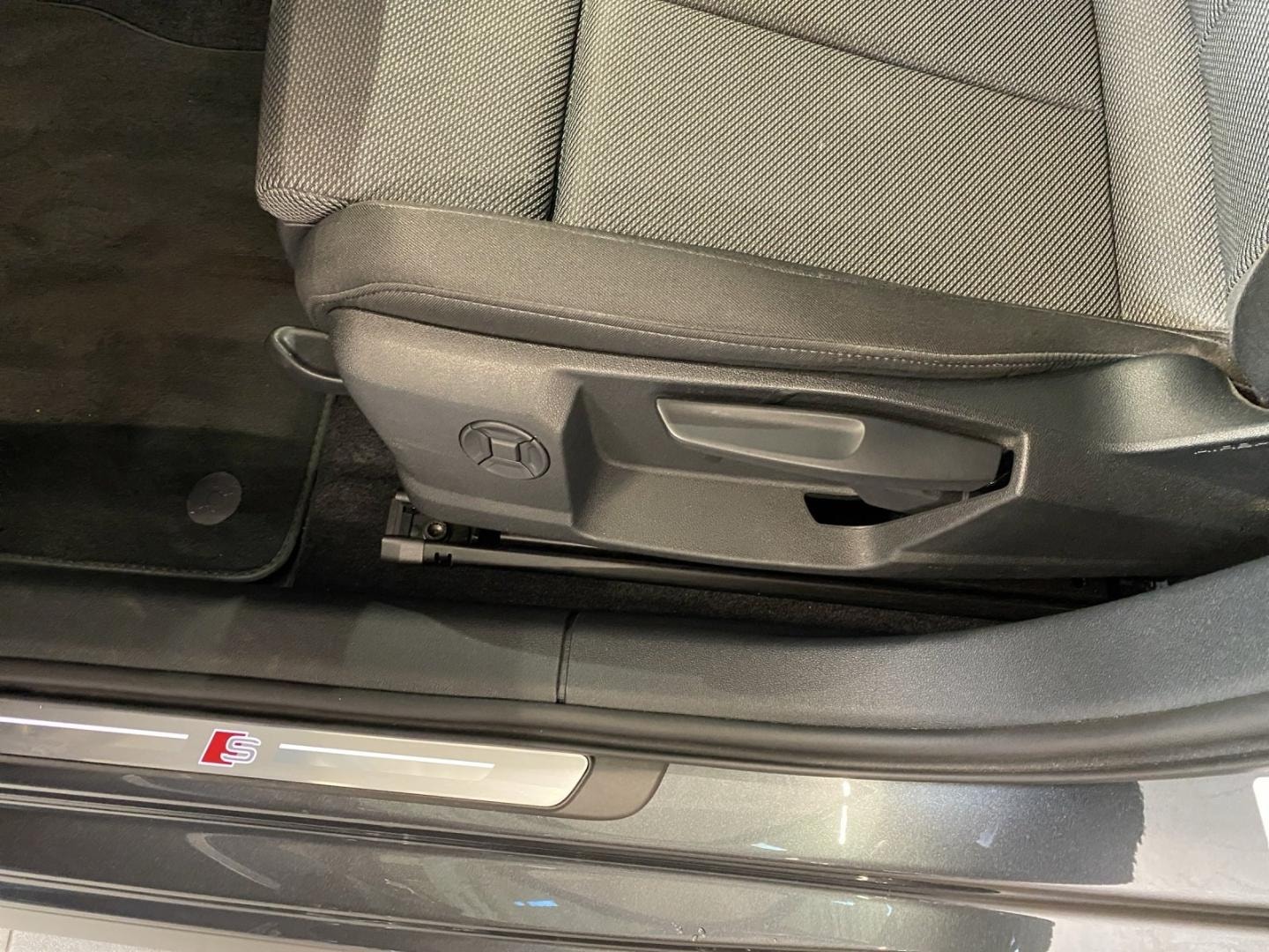 Bild über Audi A3 Sportback S line 35 TDI S tronic - für weitere Informationen kontaktieren Sie den Audi Partner