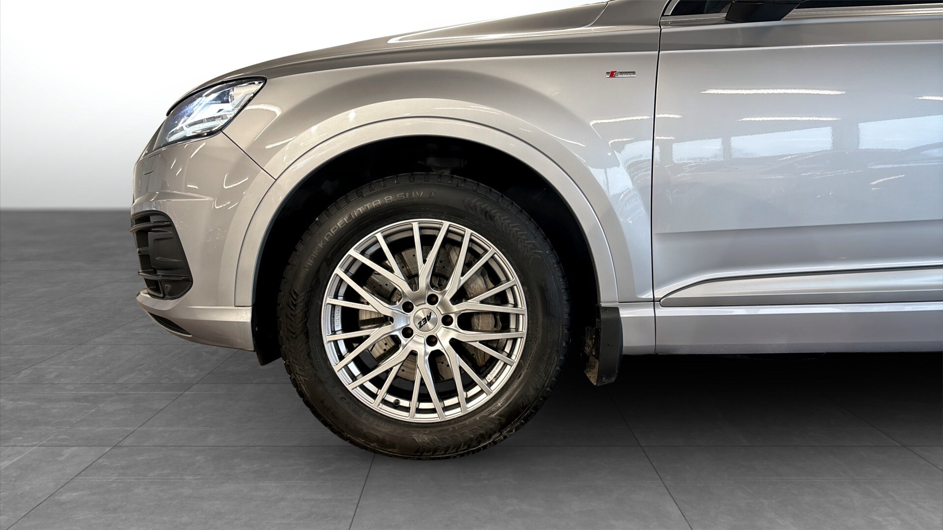 Bild som visar&nbsp;Audi Q7&nbsp;Q7 3.0 TDI quattro 272 hk tiptronic - för mer information kontakta din Audi Partner