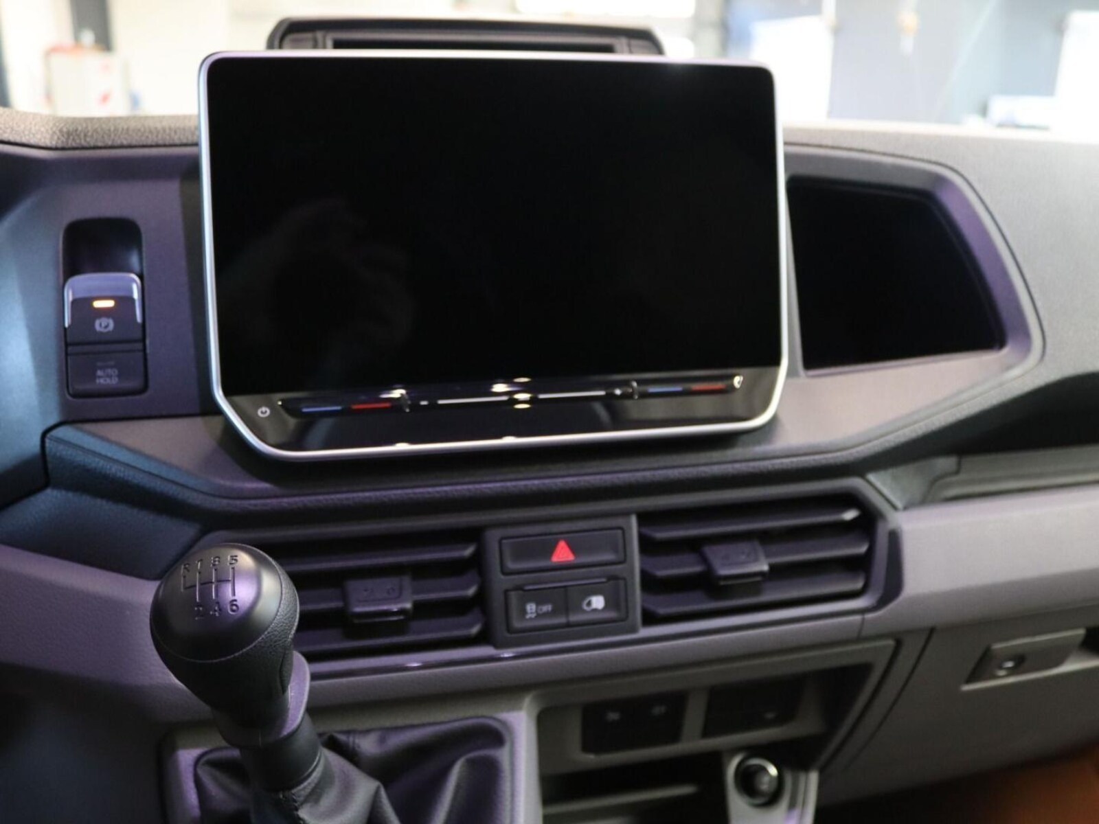 Volkswagen Crafter Kasten mittlerer Radstand – Bild 15