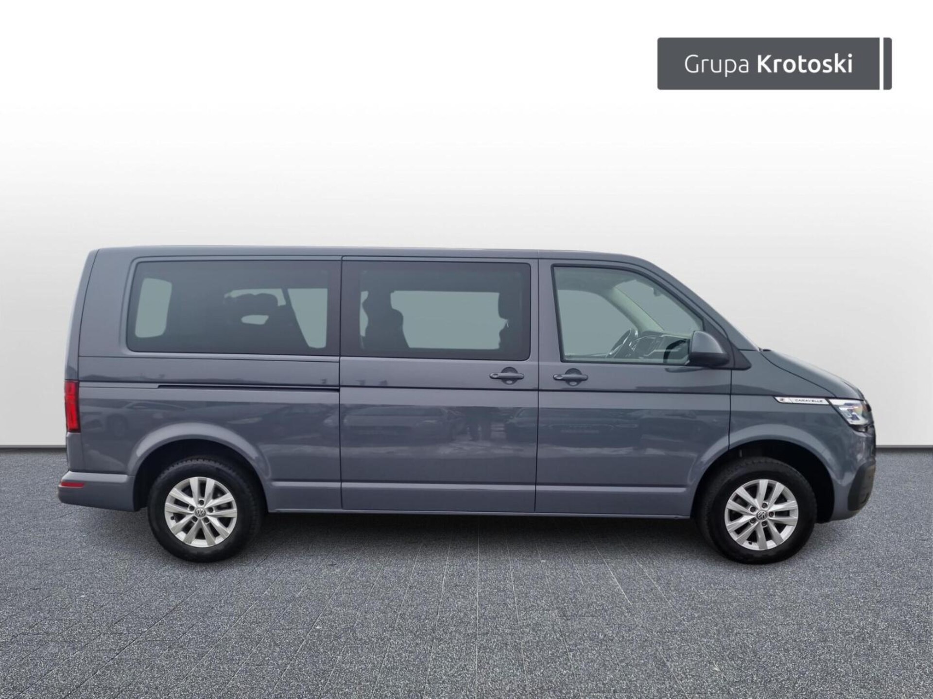 Volkswagen Caravelle 6.1 długi roztaw osi SE