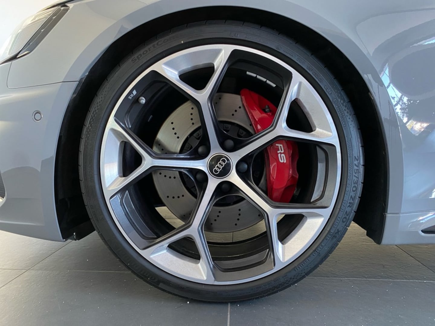 Bild über Audi RS 4 Avant TFSI quattro tiptronic - für weitere Informationen kontaktieren Sie den Audi Partner