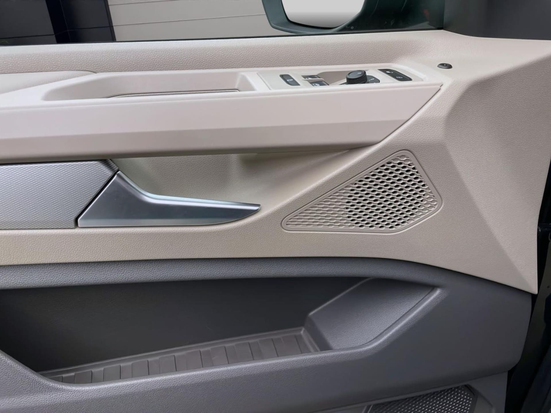 Volkswagen Multivan Basis-Modell