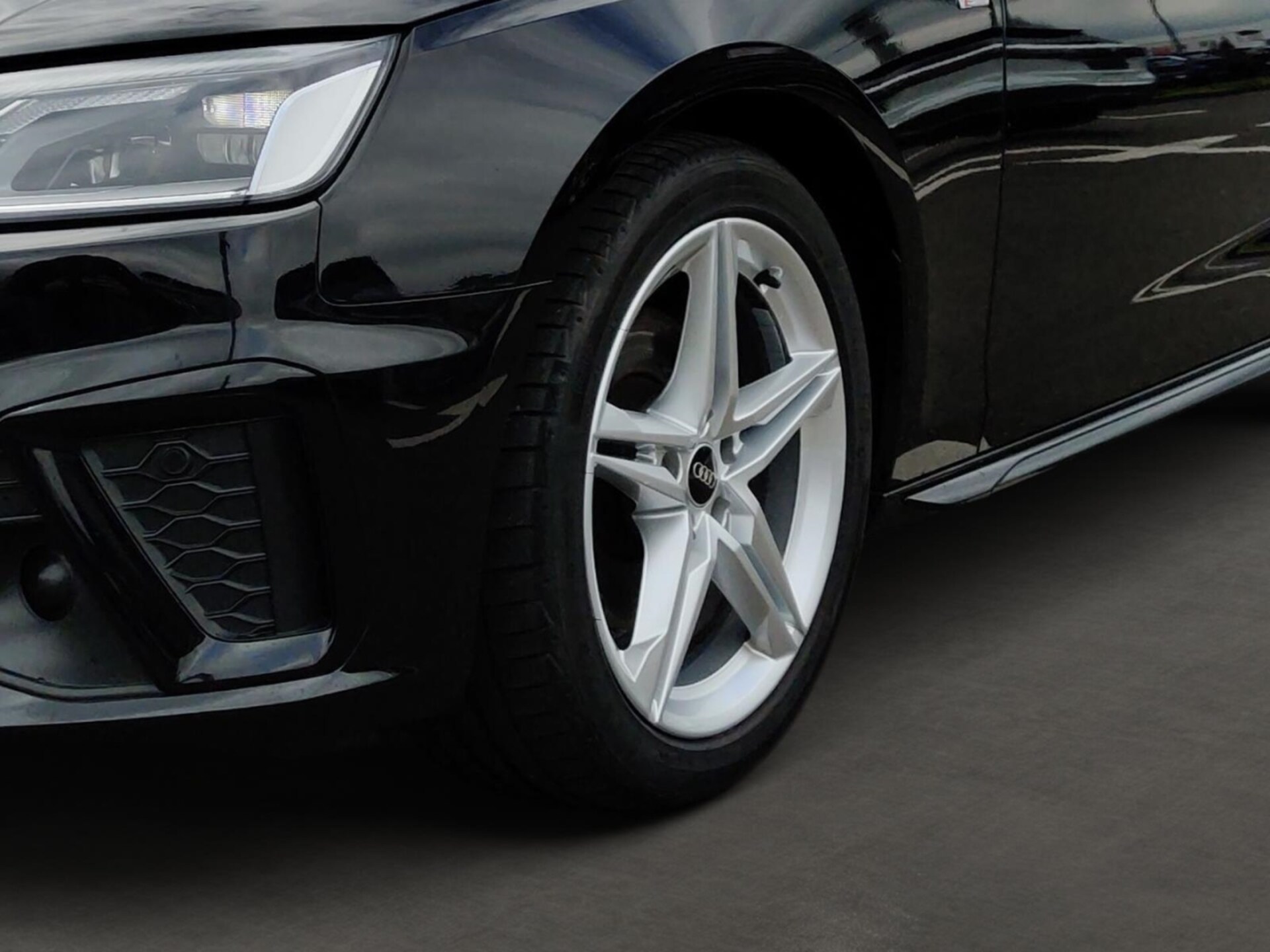 Audi A4 Avant S line