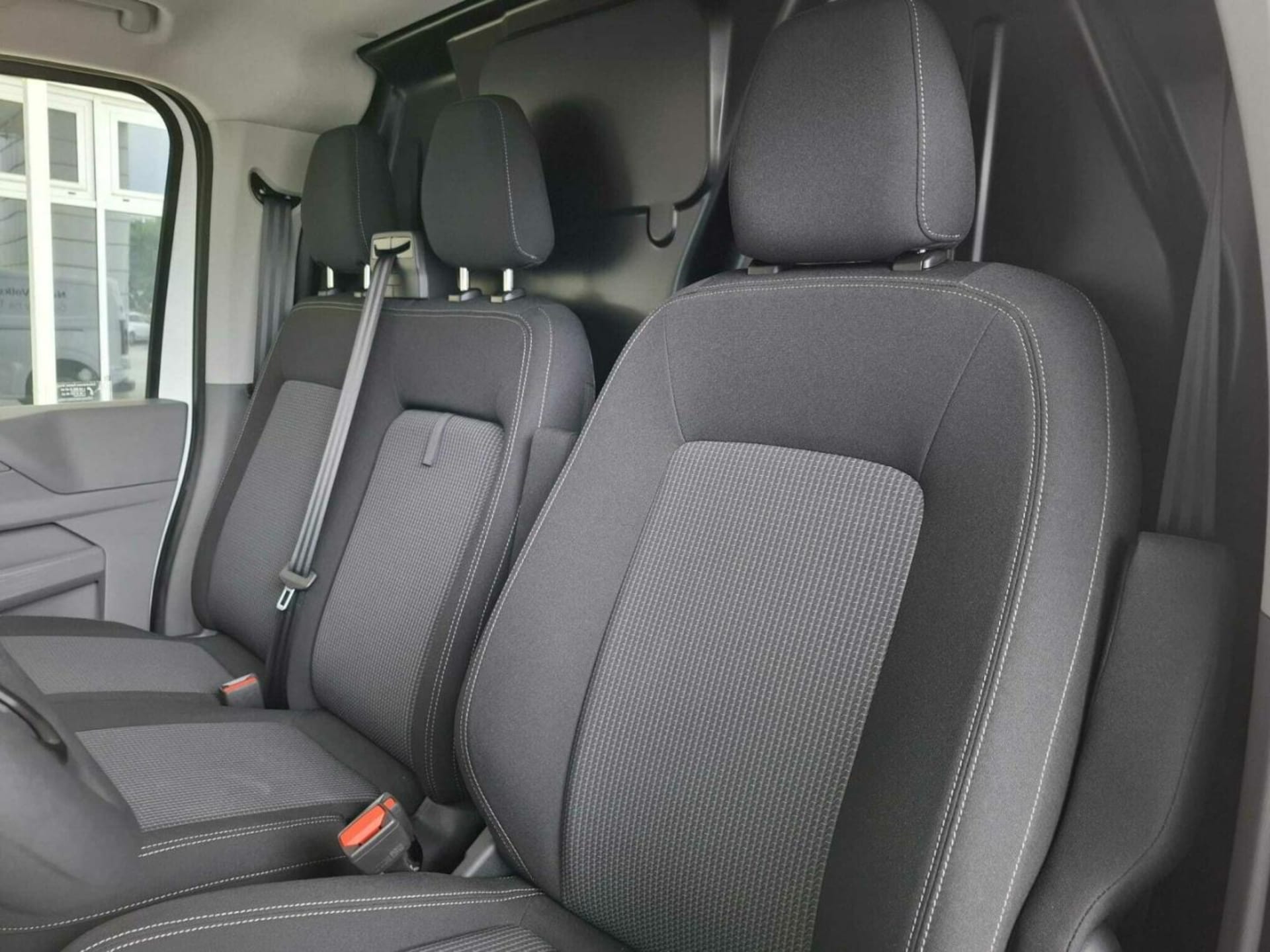 Volkswagen Transporter Furgon długi rozstaw osi