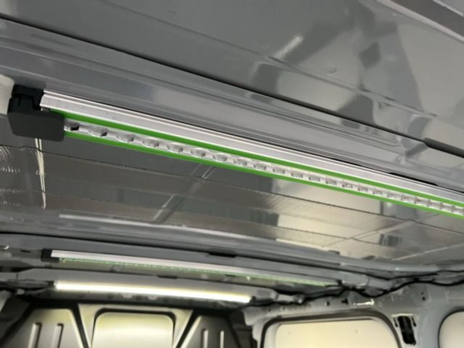 Volkswagen Transporter Kasten kurzer Radstand – Bild 15