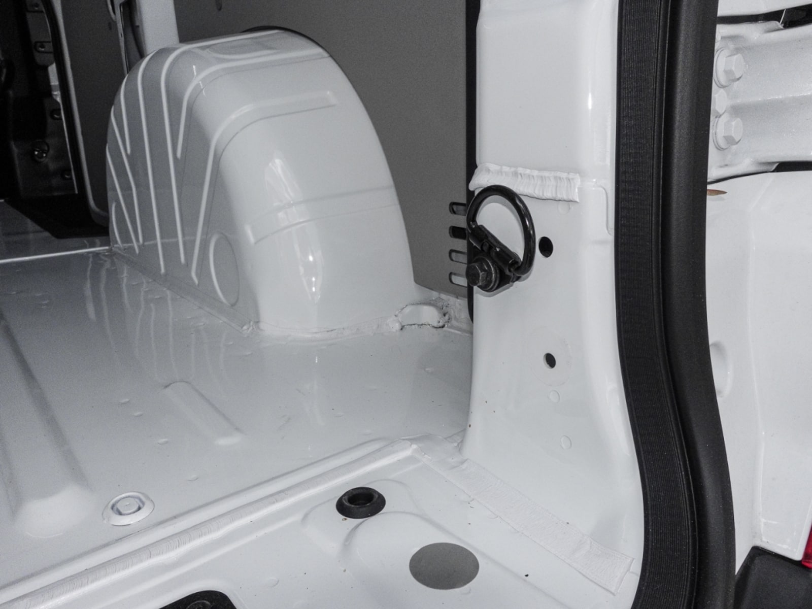 Volkswagen Transporter Kasten kurzer Radstand – Bild 15
