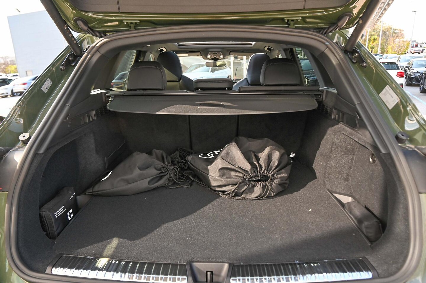 Image about Audi Q5 SUV e-hybrid quattro S tronic