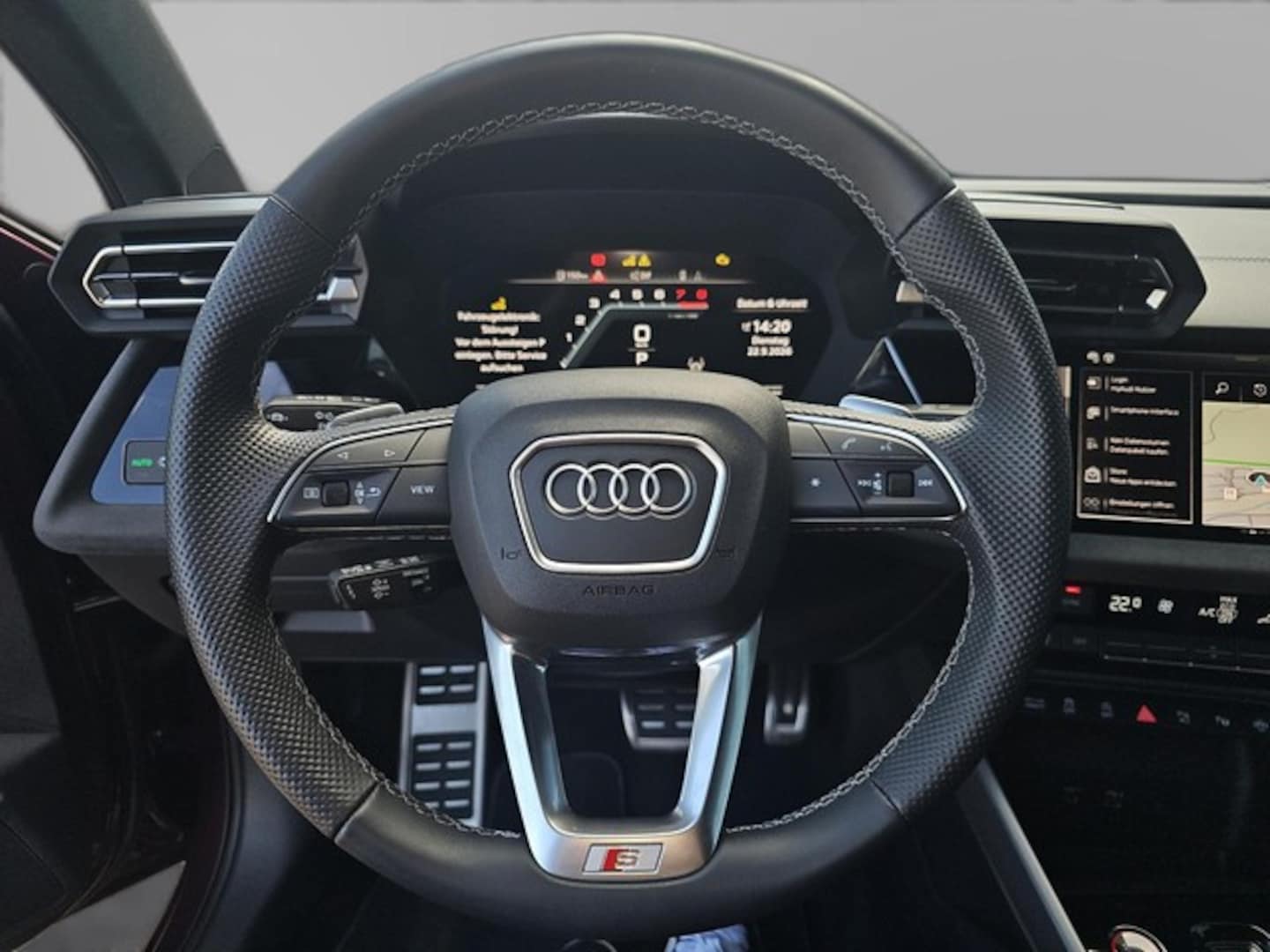 Bild über Audi S3 Limousine TFSI quattro S tronic - für weitere Informationen kontaktieren Sie den Audi Partner