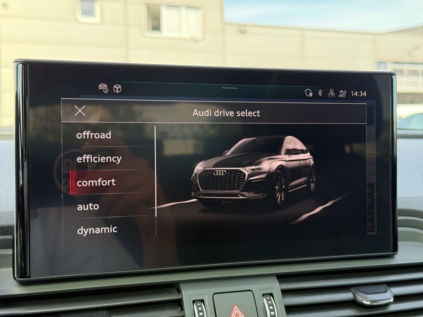 Bild über Audi Q5 Sportback 40 TDI quattro S tronic - für weitere Informationen kontaktieren Sie den Audi Partner