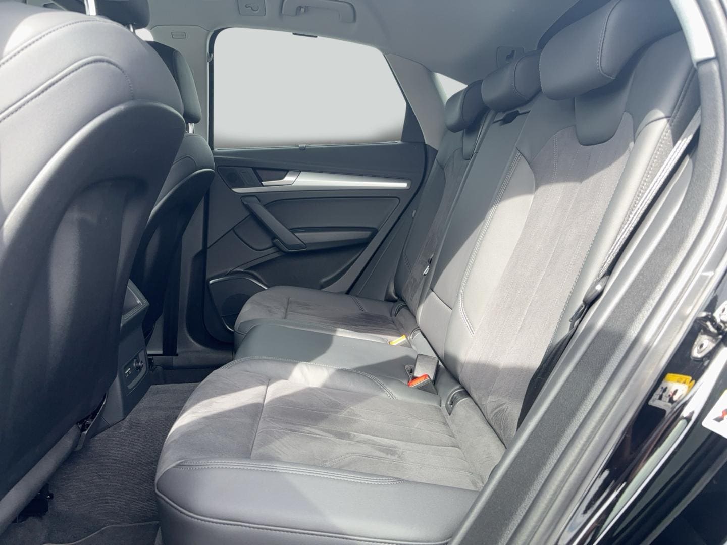 Bild über Audi Q5 Sportback 40 TFSI quattro S tronic - für weitere Informationen kontaktieren Sie den Audi Partner