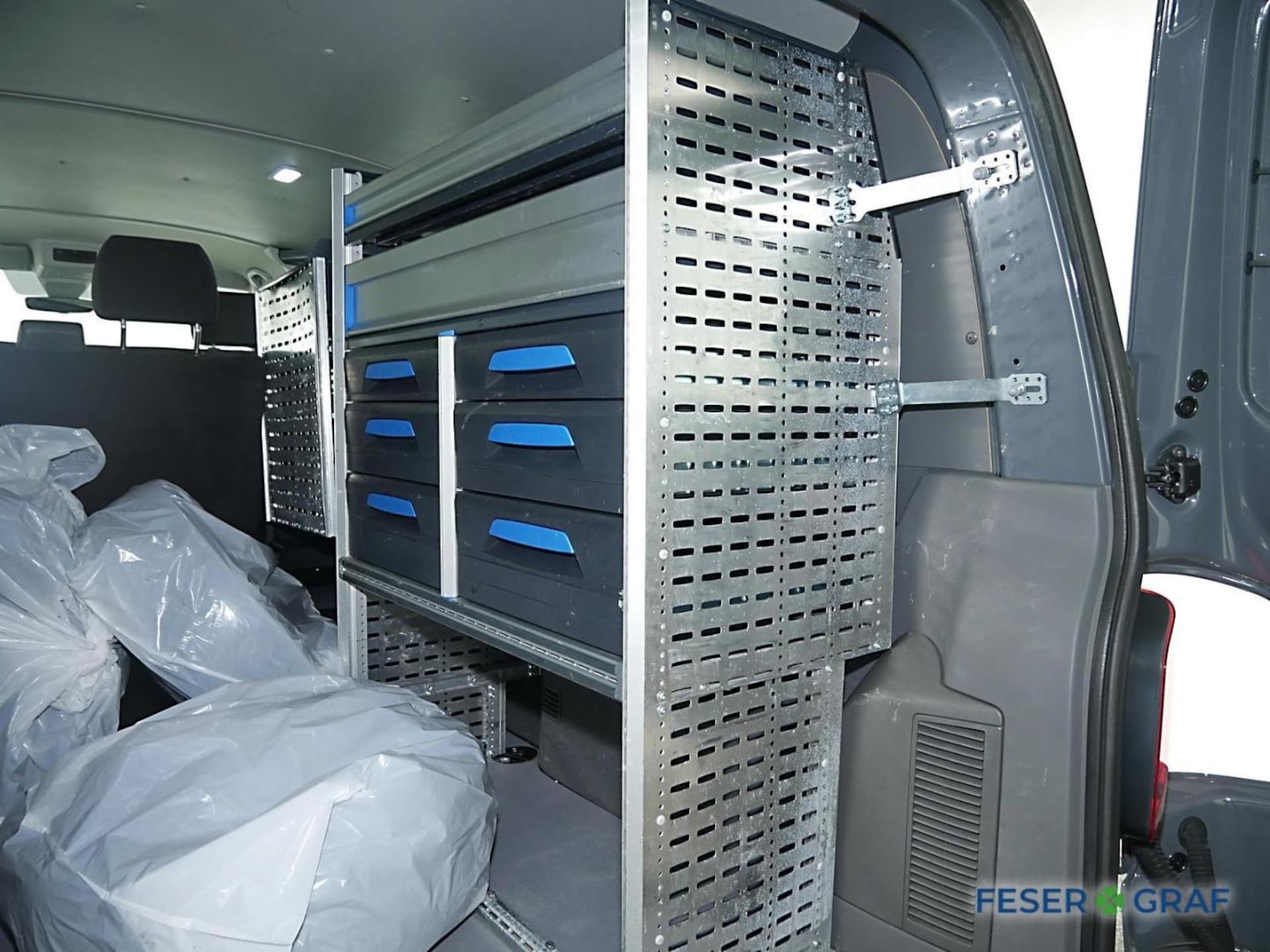 Volkswagen T6.1 Transporter Kombi langer Radstand