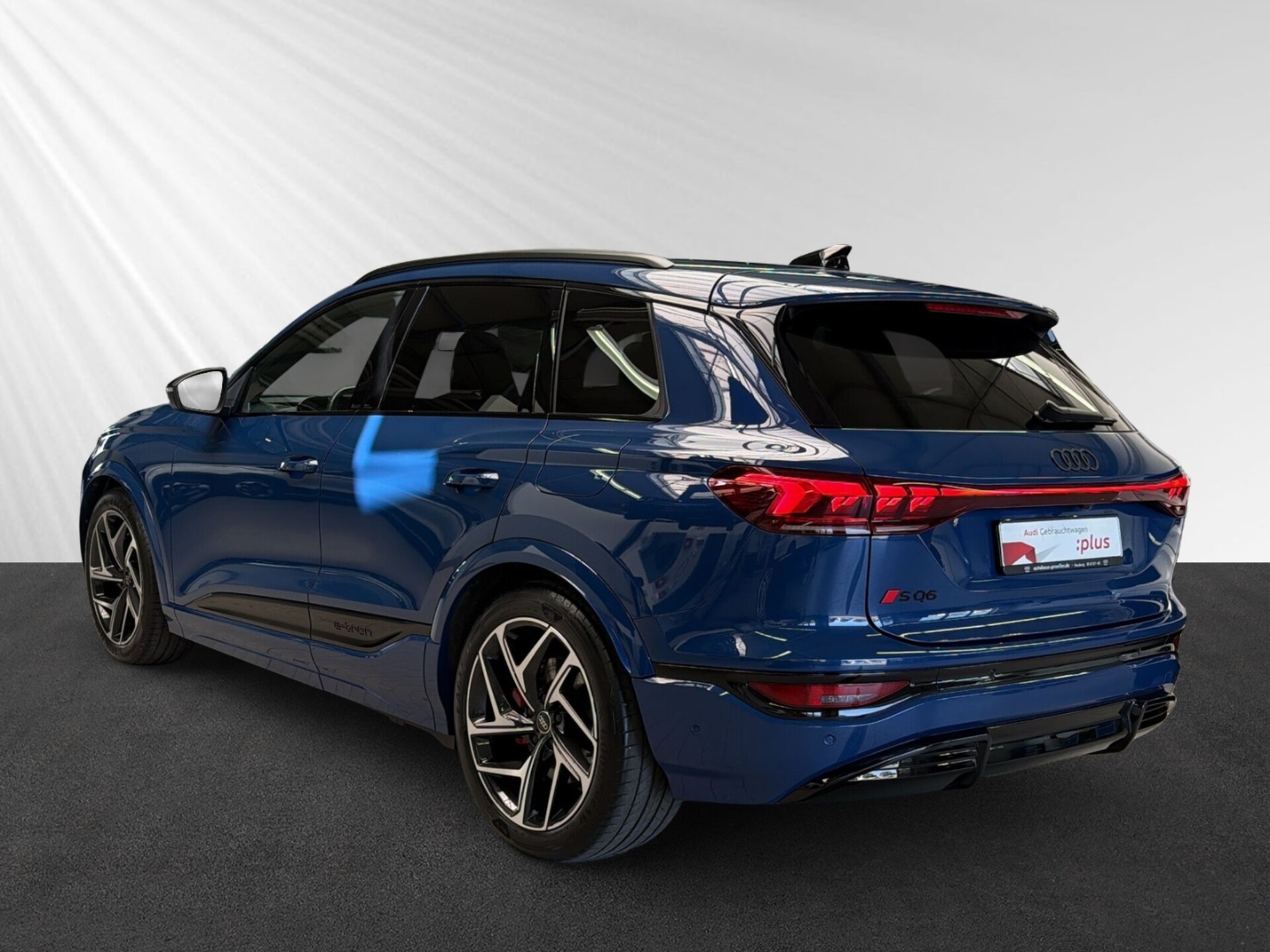 Audi SQ6 SUV e-tron