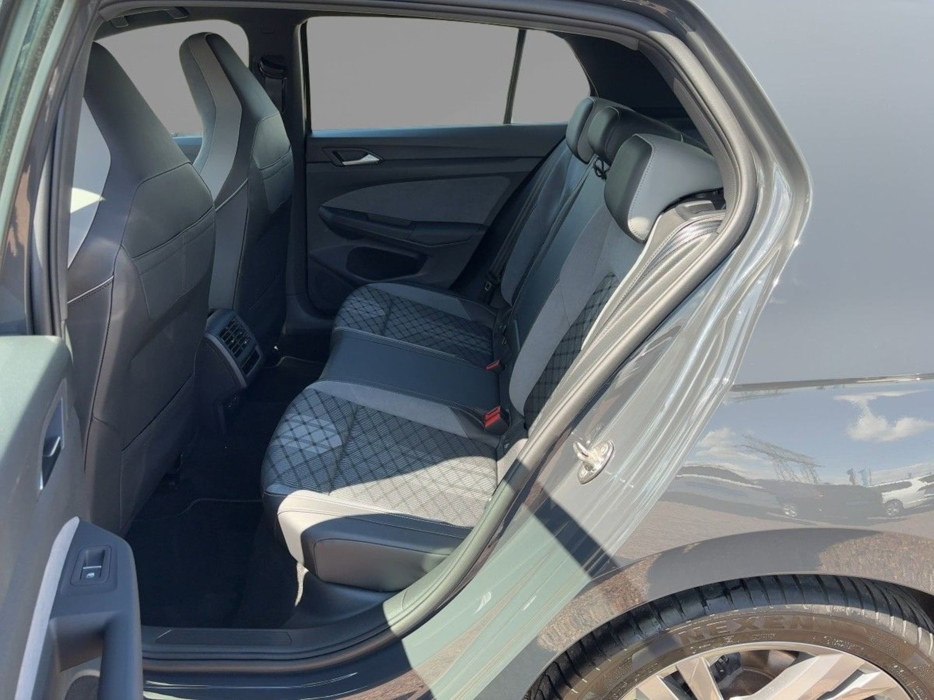 Volkswagen Golf R-Line