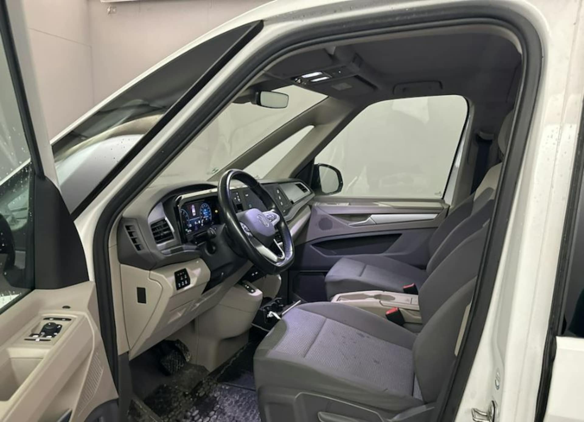 Volkswagen Multivan Basis-Modell