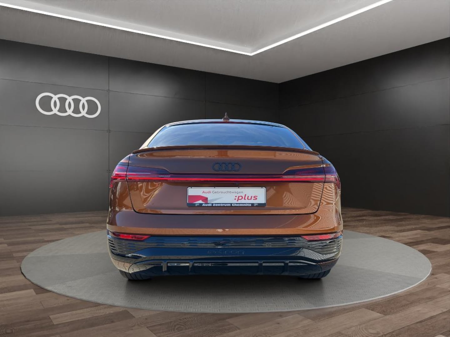Bild über Audi Q8 Sportback e-tron S line 55 e-tron quattro - für weitere Informationen kontaktieren Sie den Audi Partner
