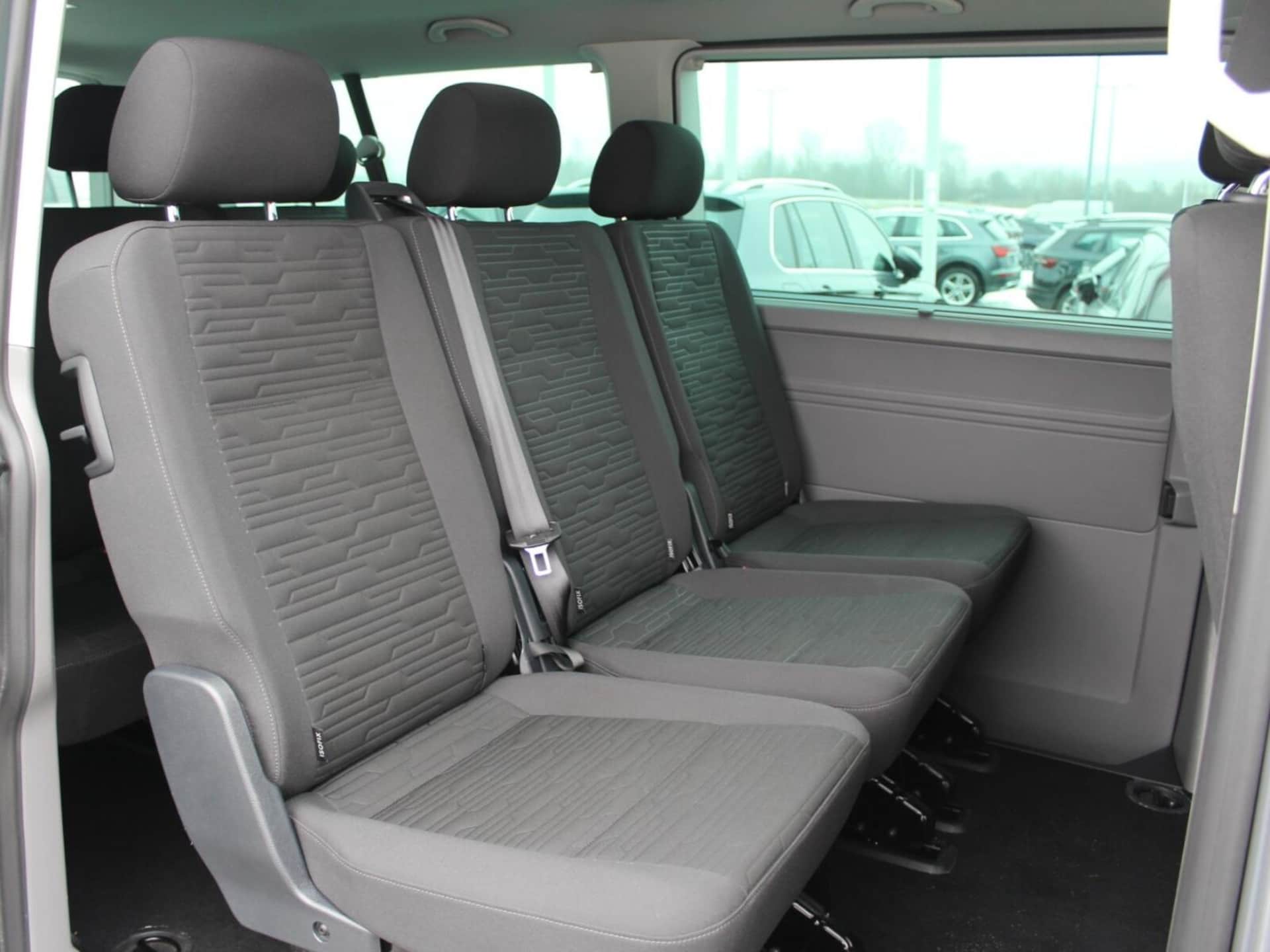 Volkswagen Caravelle 6.1 długi roztaw osi SE